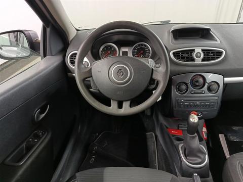 Renault Clio 1.5 MT – foto 5 – kavel bij Antwerp Auctions, Aartselaar