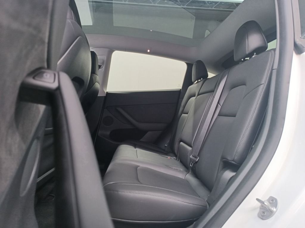 Tesla Model Y Long Range Dual Motor – foto 9 – kavel bij Antwerp Auctions, Aartselaar