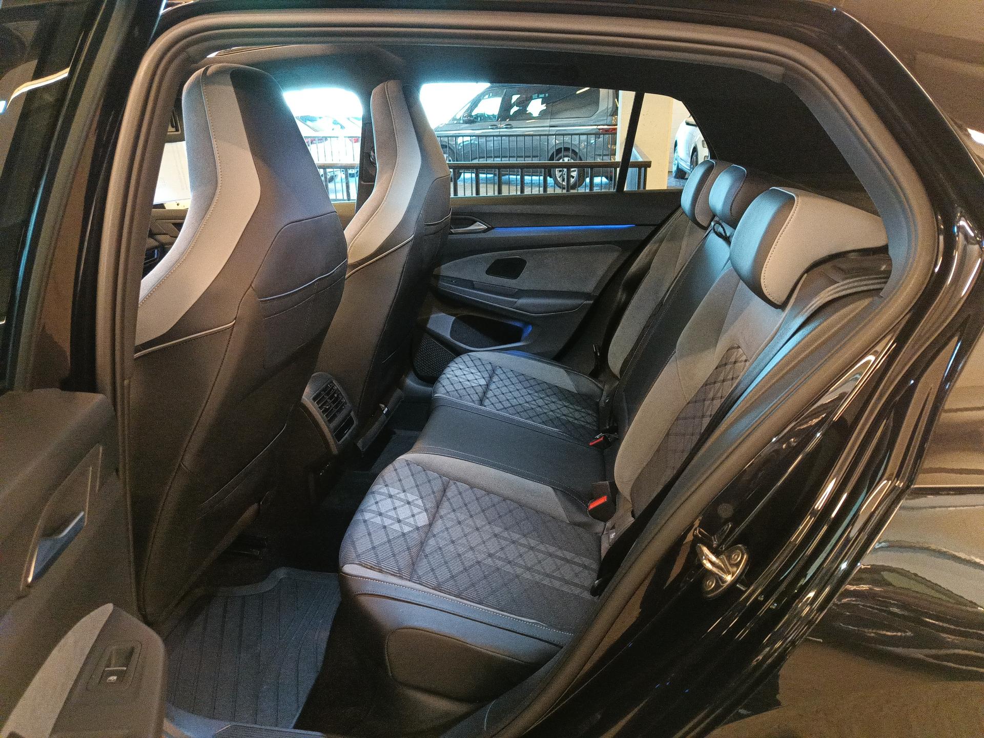VW Golf R-line 2.0 AT – foto 10 – kavel bij Antwerp Auctions, Aartselaar