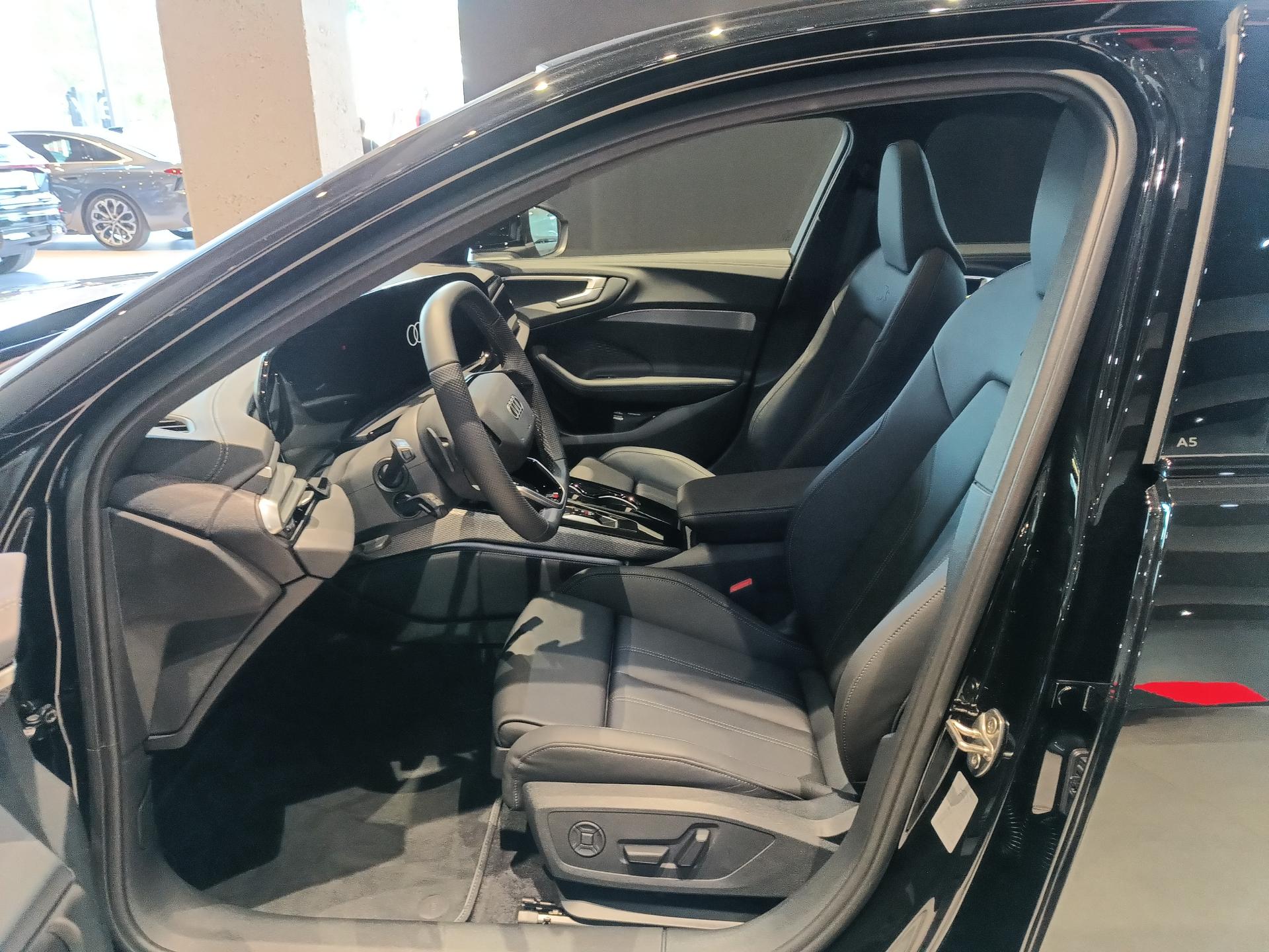 Audi A5 e-hybrid quattro – foto 8 – kavel bij Antwerp Auctions, Aartselaar