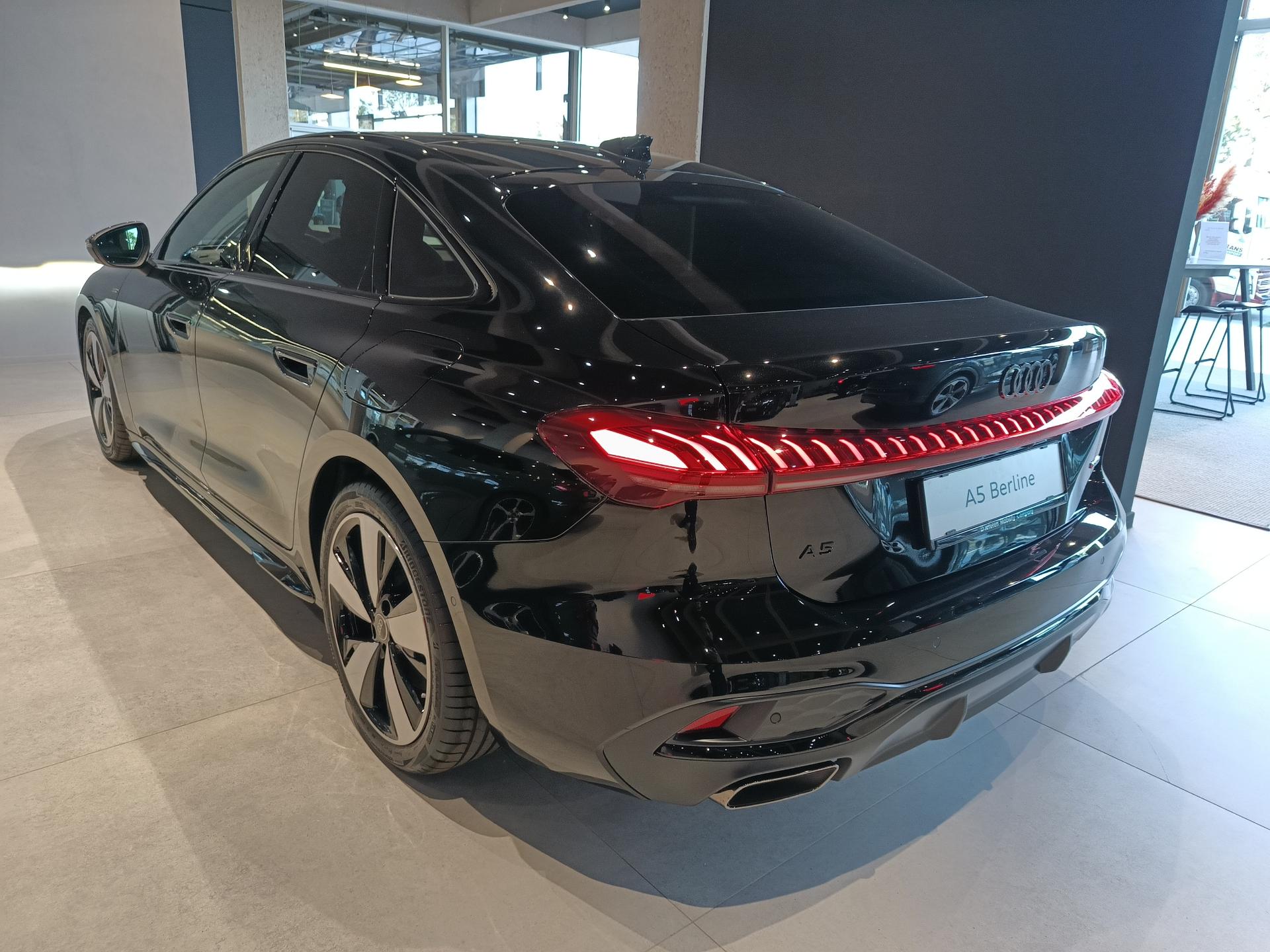 Audi A5 e-hybrid quattro – foto 2 – kavel bij Antwerp Auctions, Aartselaar