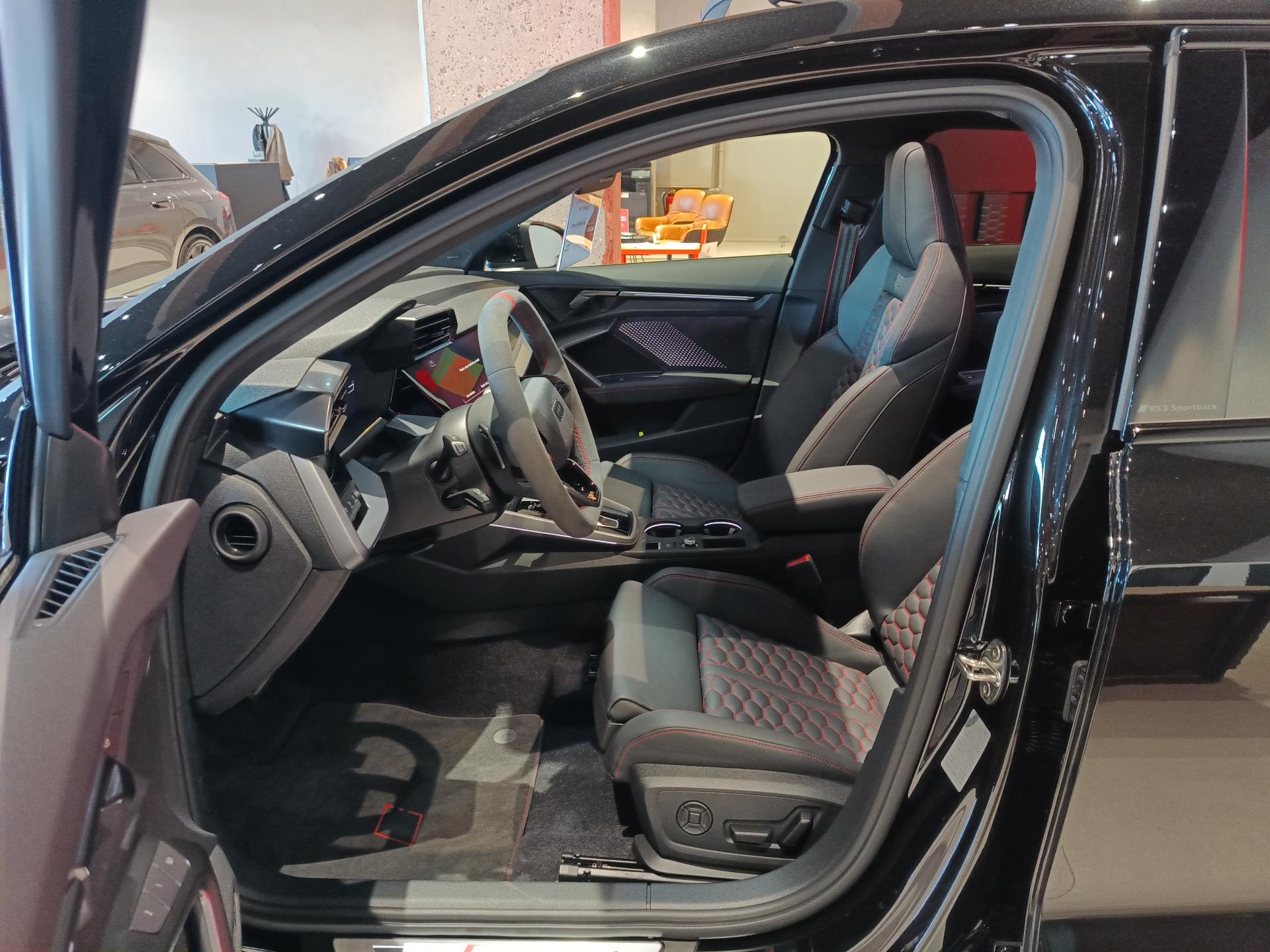 Audi RS3 Sportback – foto 9 – kavel bij Antwerp Auctions, Aartselaar