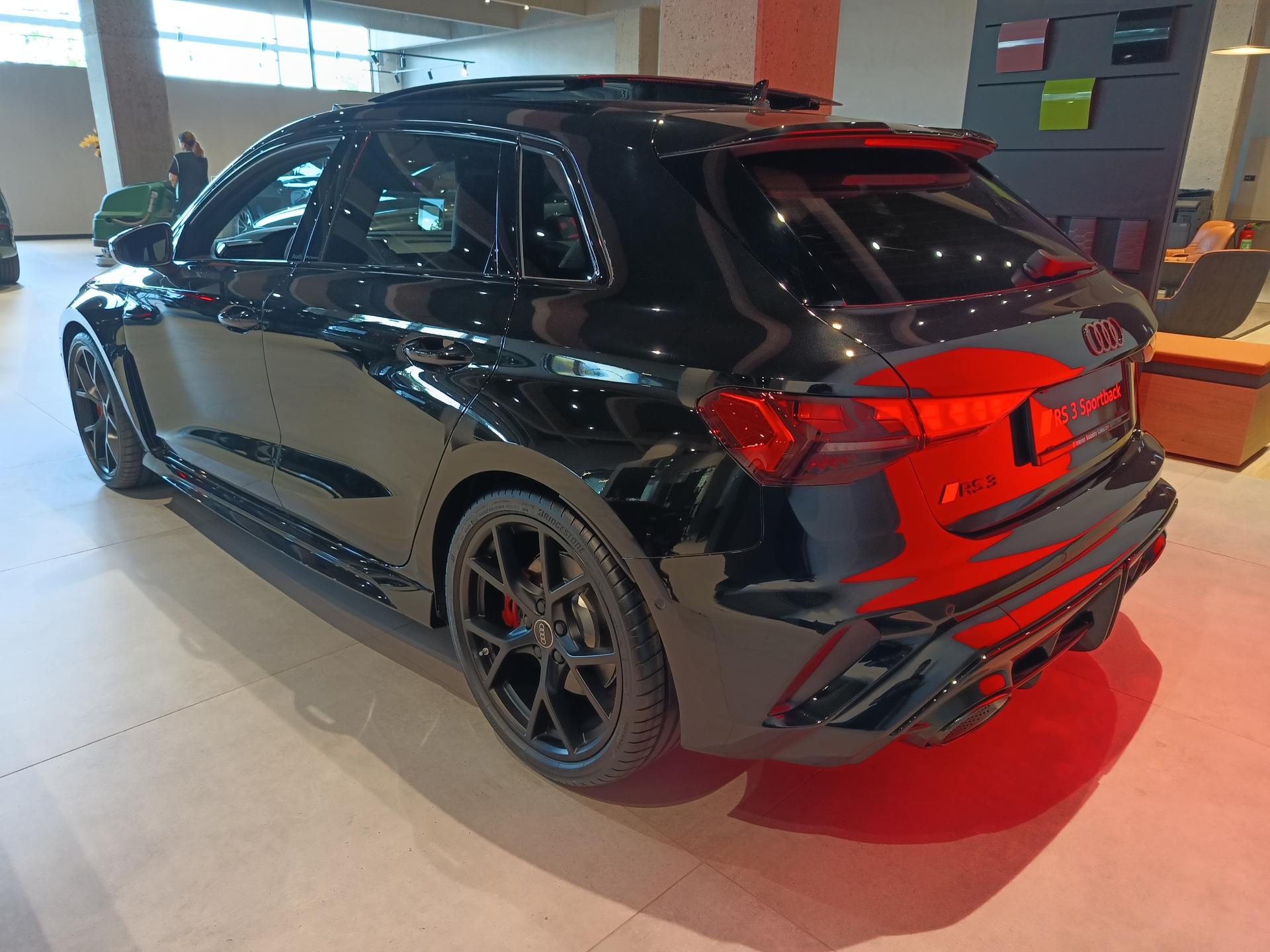 Audi RS3 Sportback – foto 2 – kavel bij Antwerp Auctions, Aartselaar