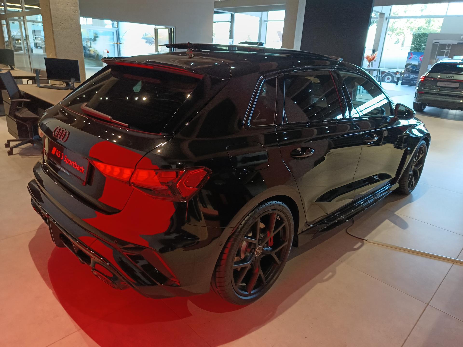 Audi RS3 Sportback – foto 3 – kavel bij Antwerp Auctions, Aartselaar