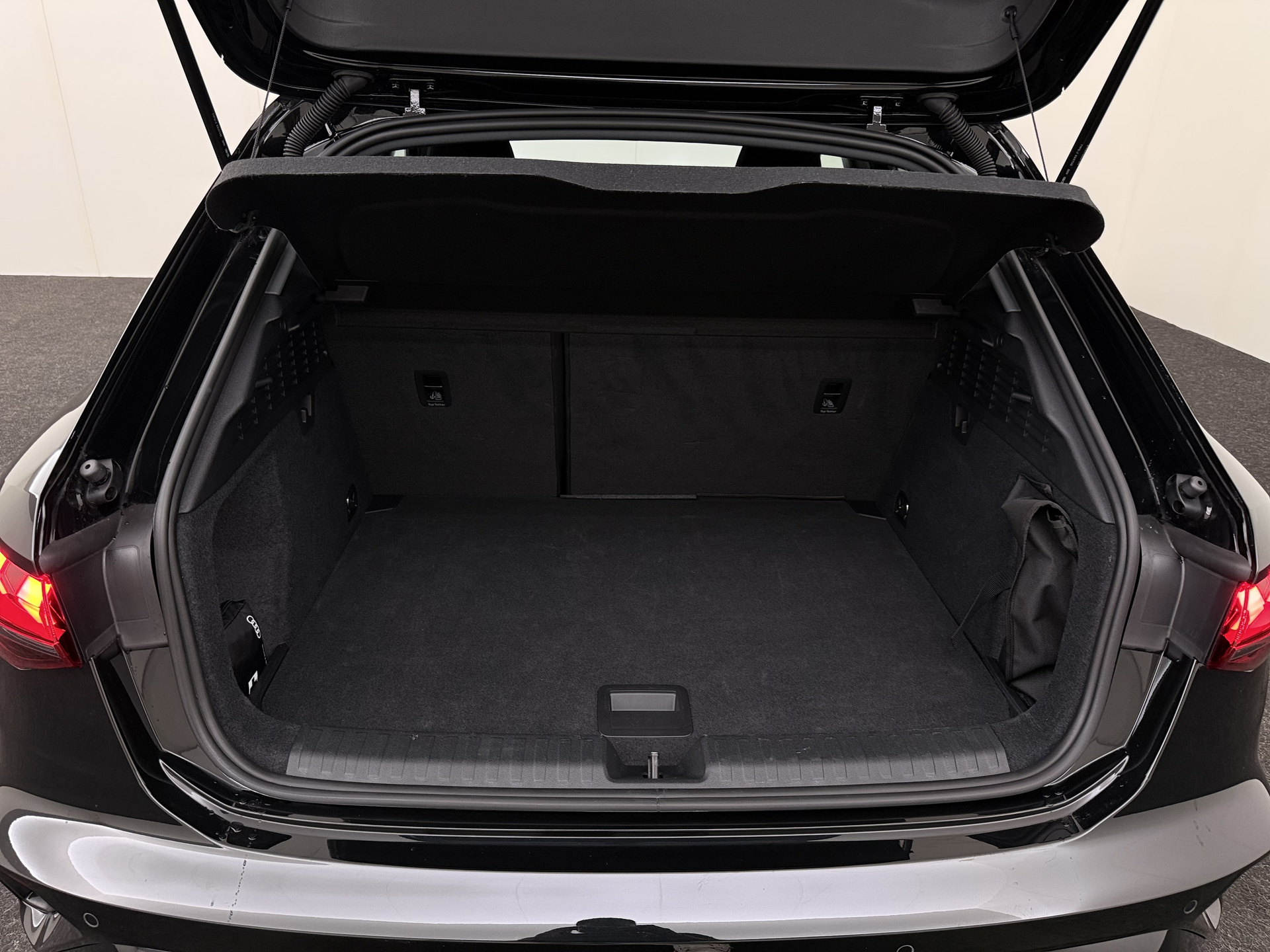 Audi A3 Sportback 1.5 DSG – foto 11 – kavel bij Antwerp Auctions, Aartselaar