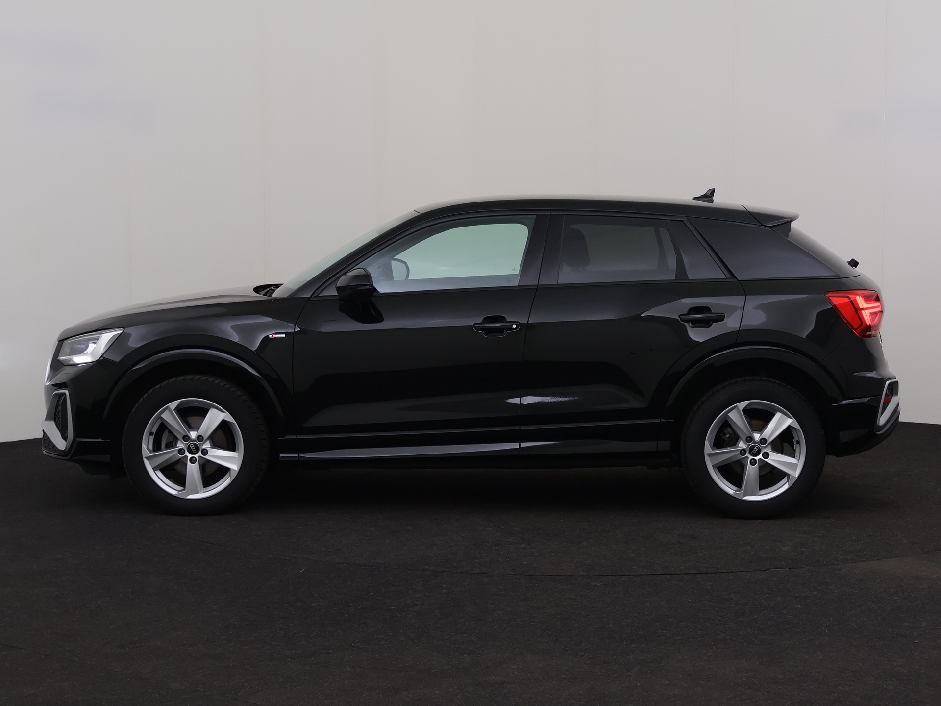 Audi Q2 35 TFSI S Line S Tronic – foto 2 – kavel bij Antwerp Auctions, Aartselaar