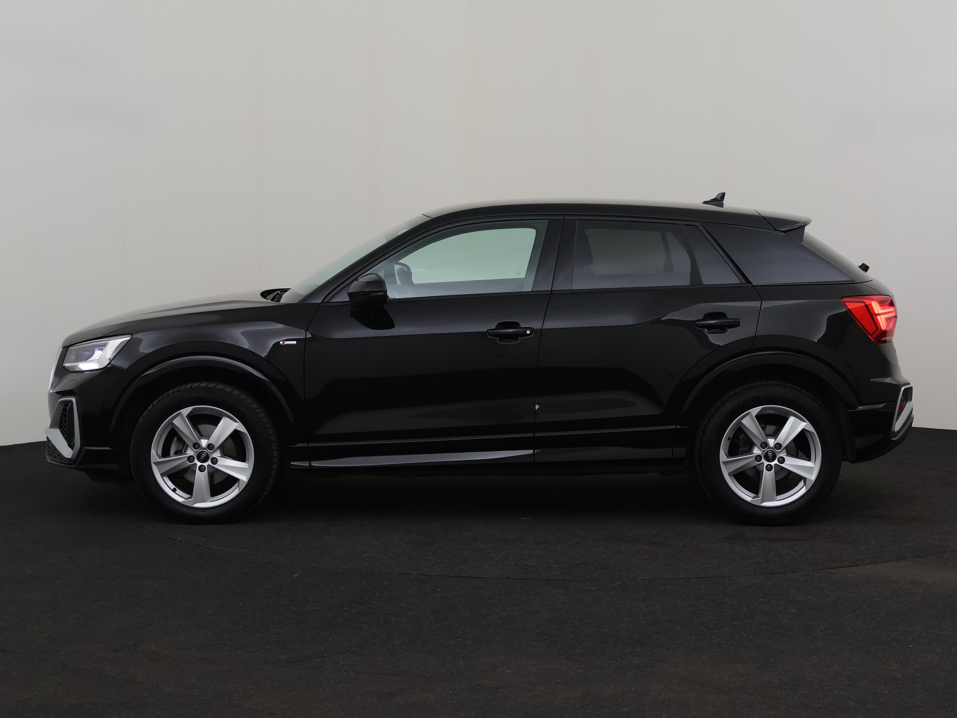 Audi Q2 35 TFSI S Line S Tronic – foto 2 – kavel bij Antwerp Auctions, Aartselaar