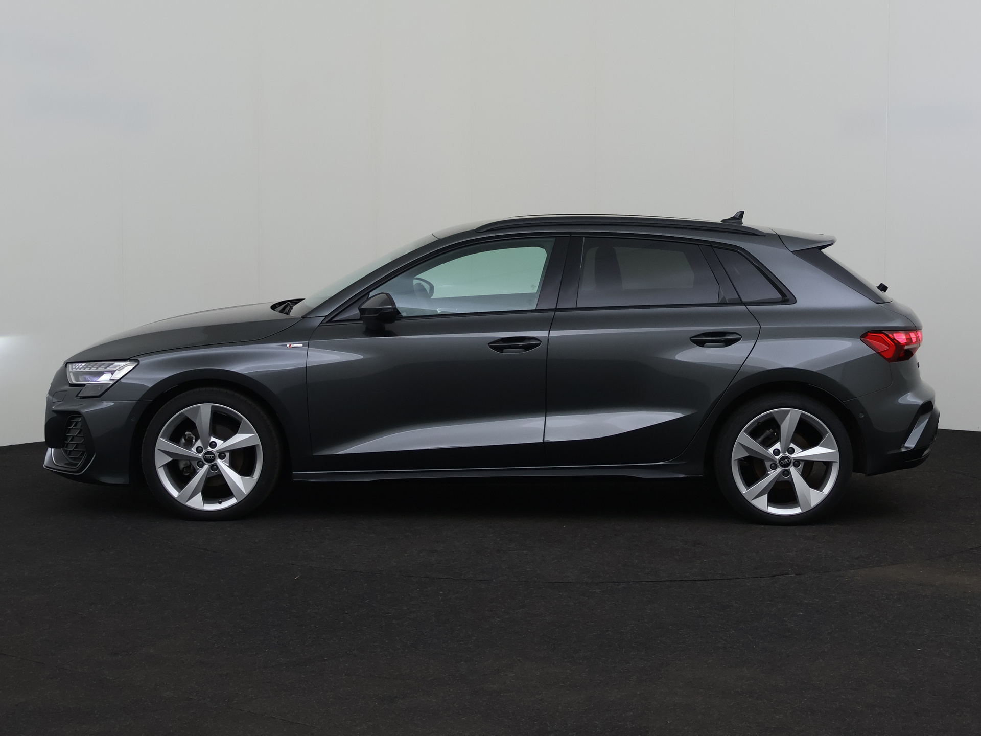 Audi A3 Sportback 1.5 DSG – foto 2 – kavel bij Antwerp Auctions, Aartselaar