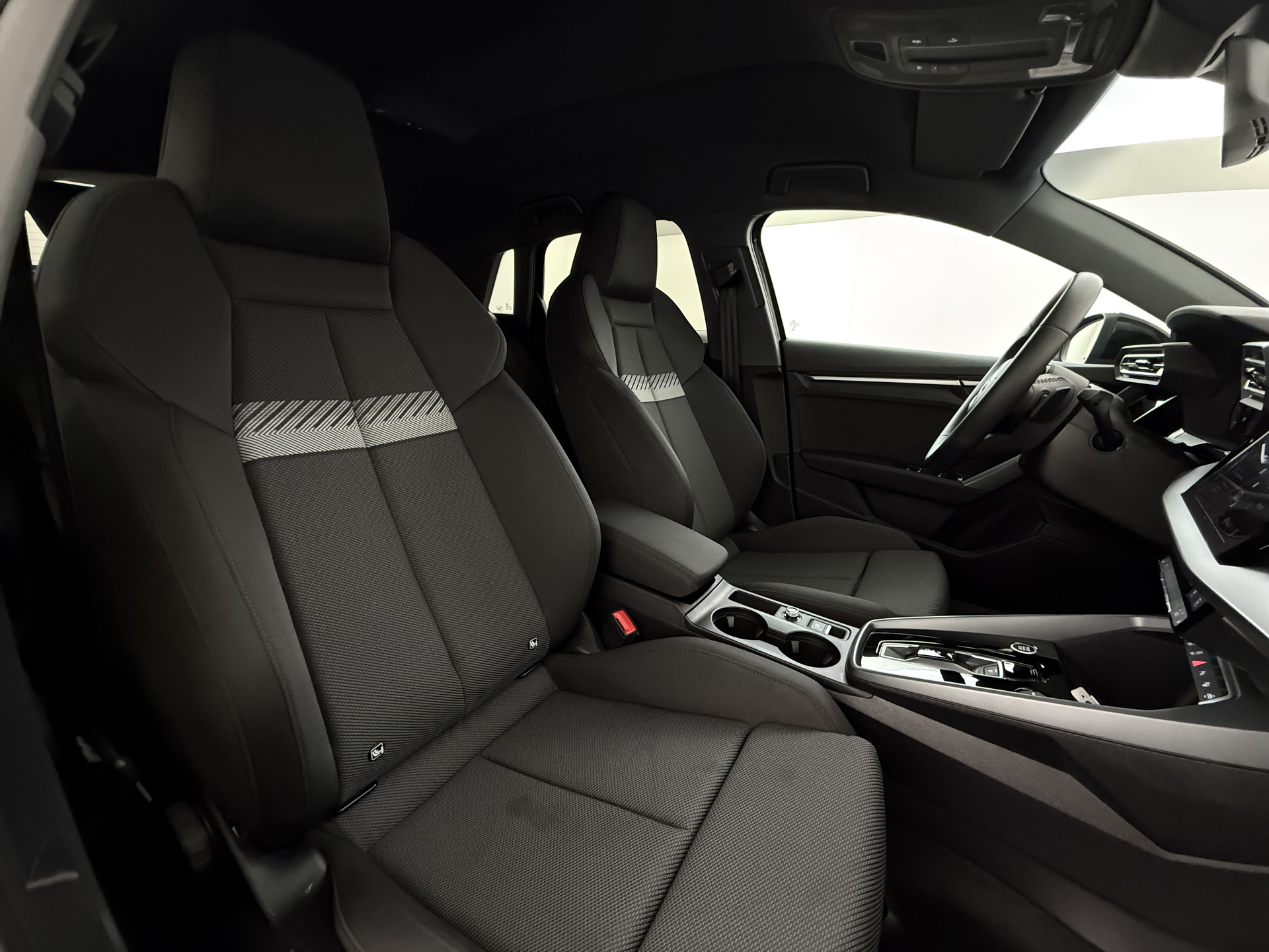 Audi A3 Sportback 1.5 DSG – foto 9 – kavel bij Antwerp Auctions, Aartselaar