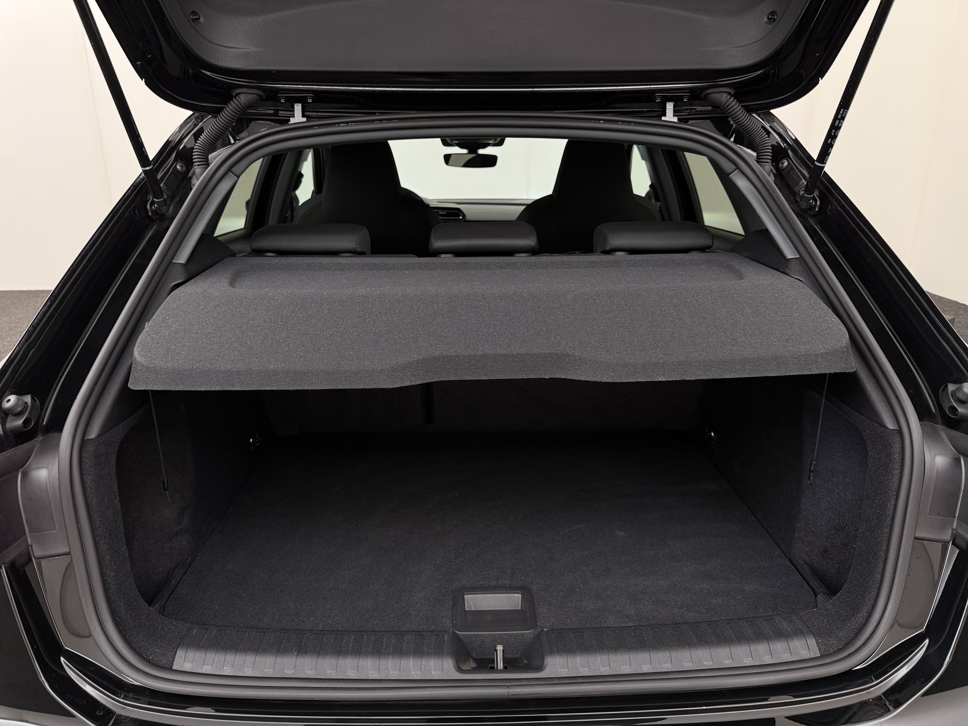 Audi A3 Sportback 1.5 DSG – foto 11 – kavel bij Antwerp Auctions, Aartselaar