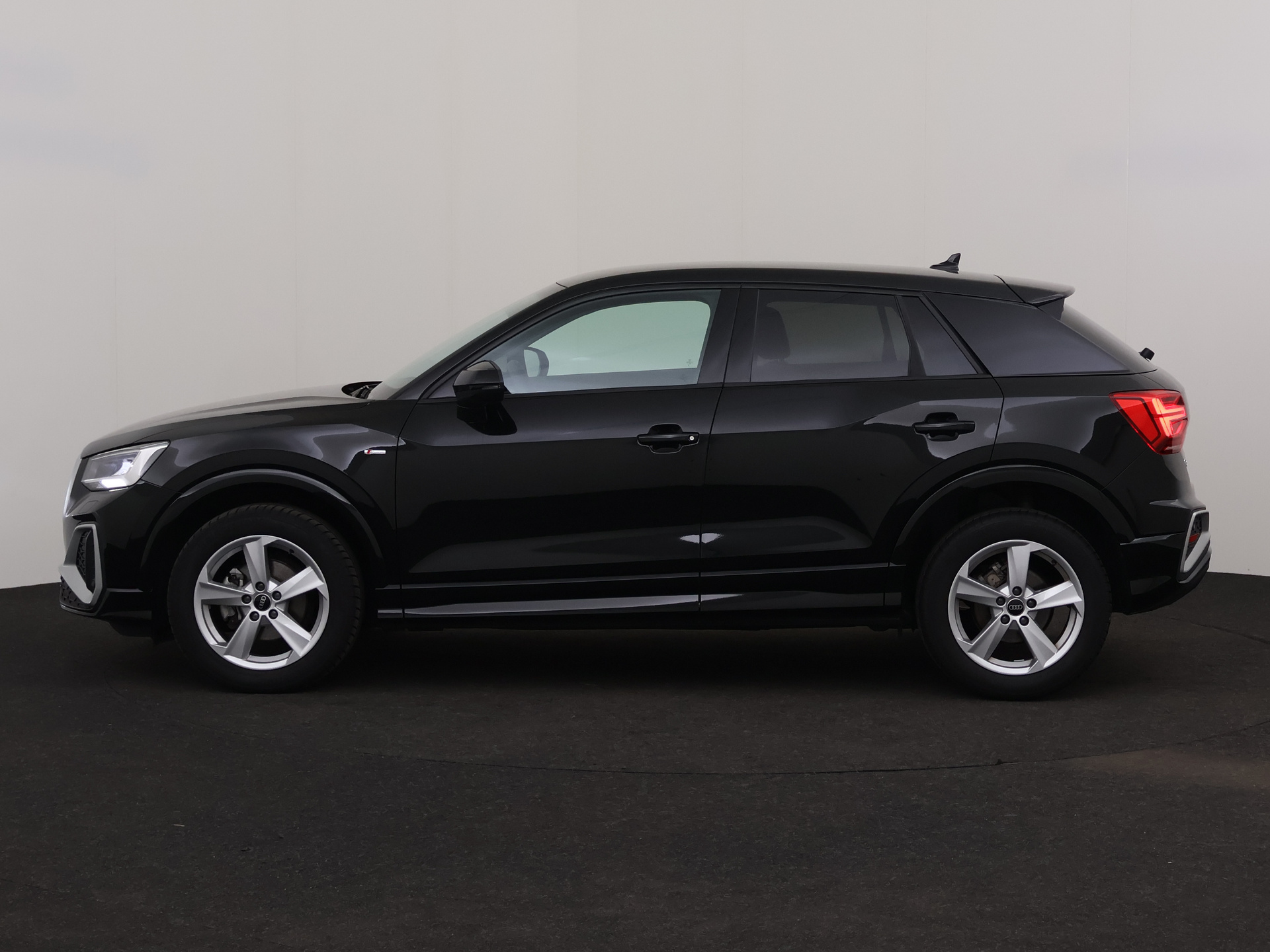 Audi Q2 35 TFSI S Line S Tronic – foto 2 – kavel bij Antwerp Auctions, Aartselaar