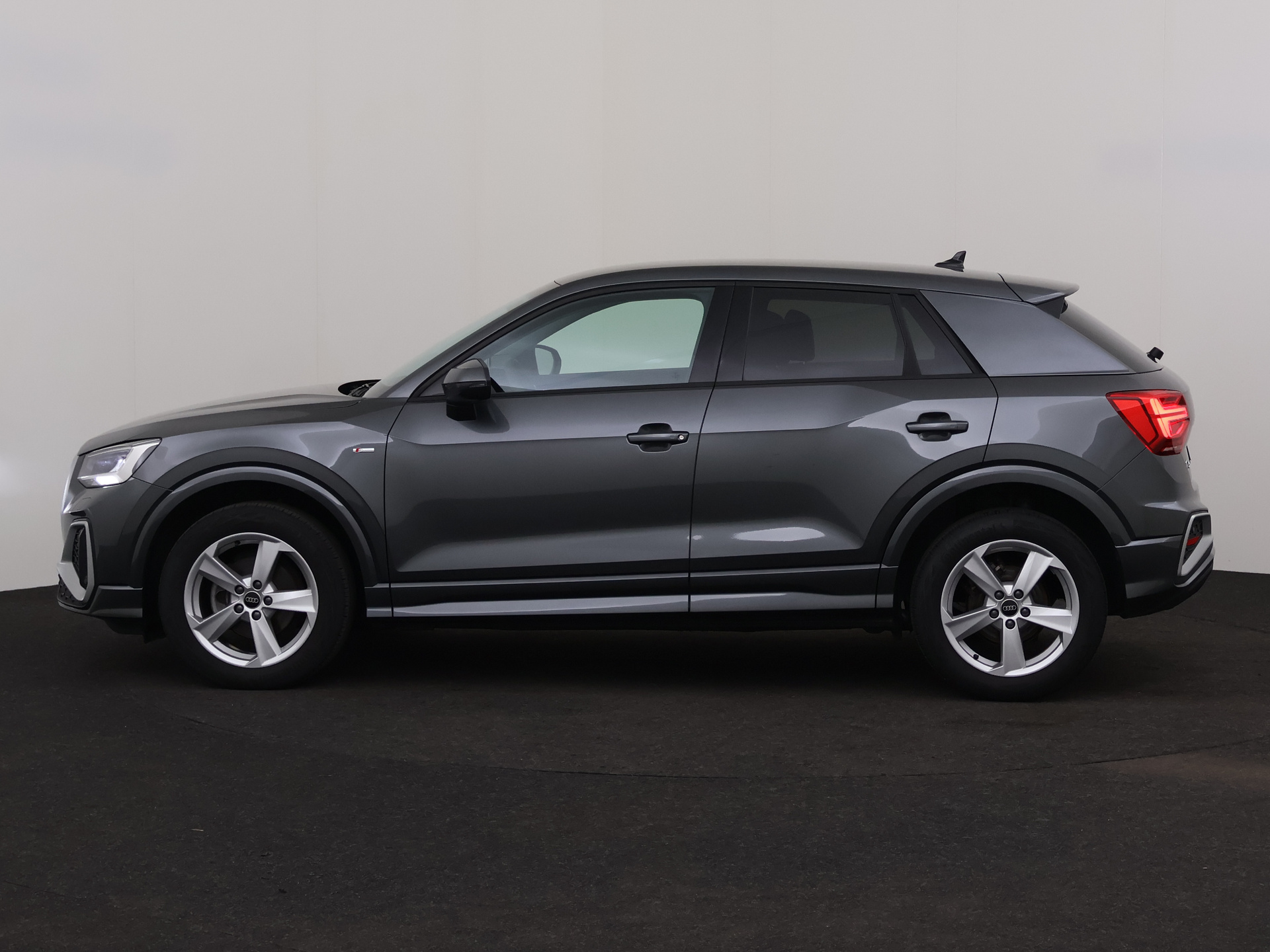 Audi Q2 35 TFSI S Line S Tronic – foto 2 – kavel bij Antwerp Auctions, Aartselaar
