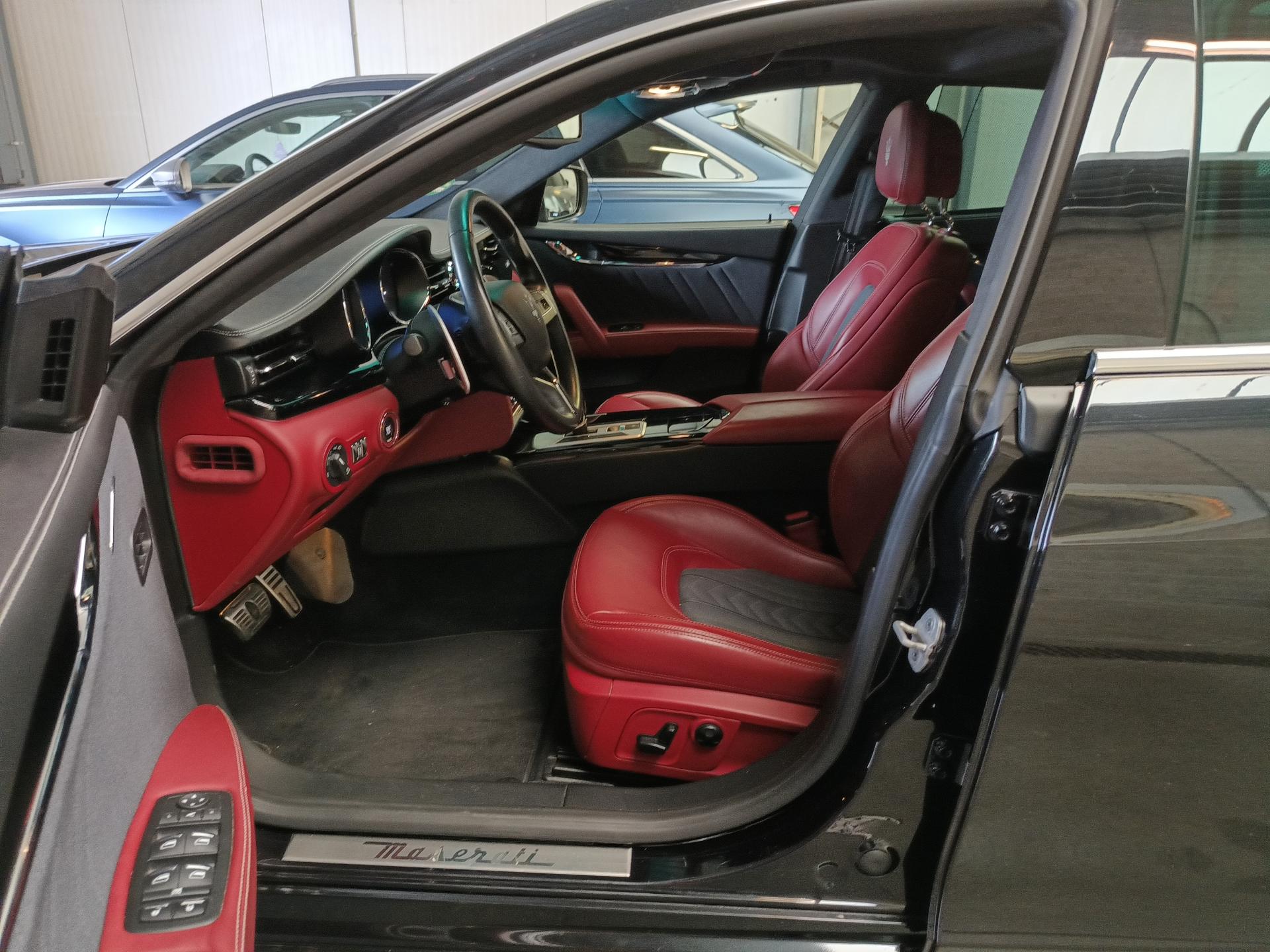 Maserati QUATTROPORTE 3.0 AT – foto 8 – kavel bij Antwerp Auctions, Aartselaar