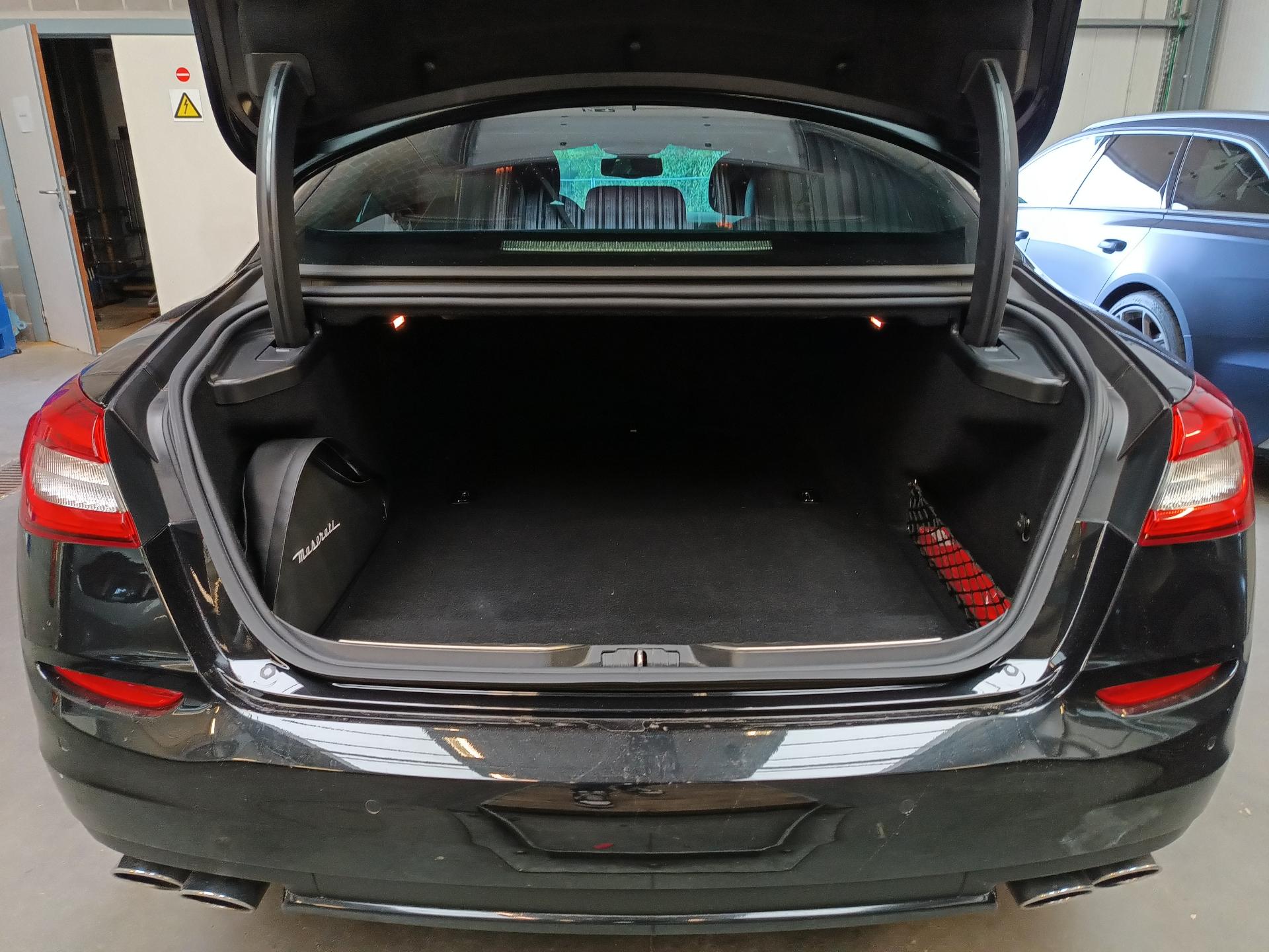 Maserati QUATTROPORTE 3.0 AT – foto 10 – kavel bij Antwerp Auctions, Aartselaar