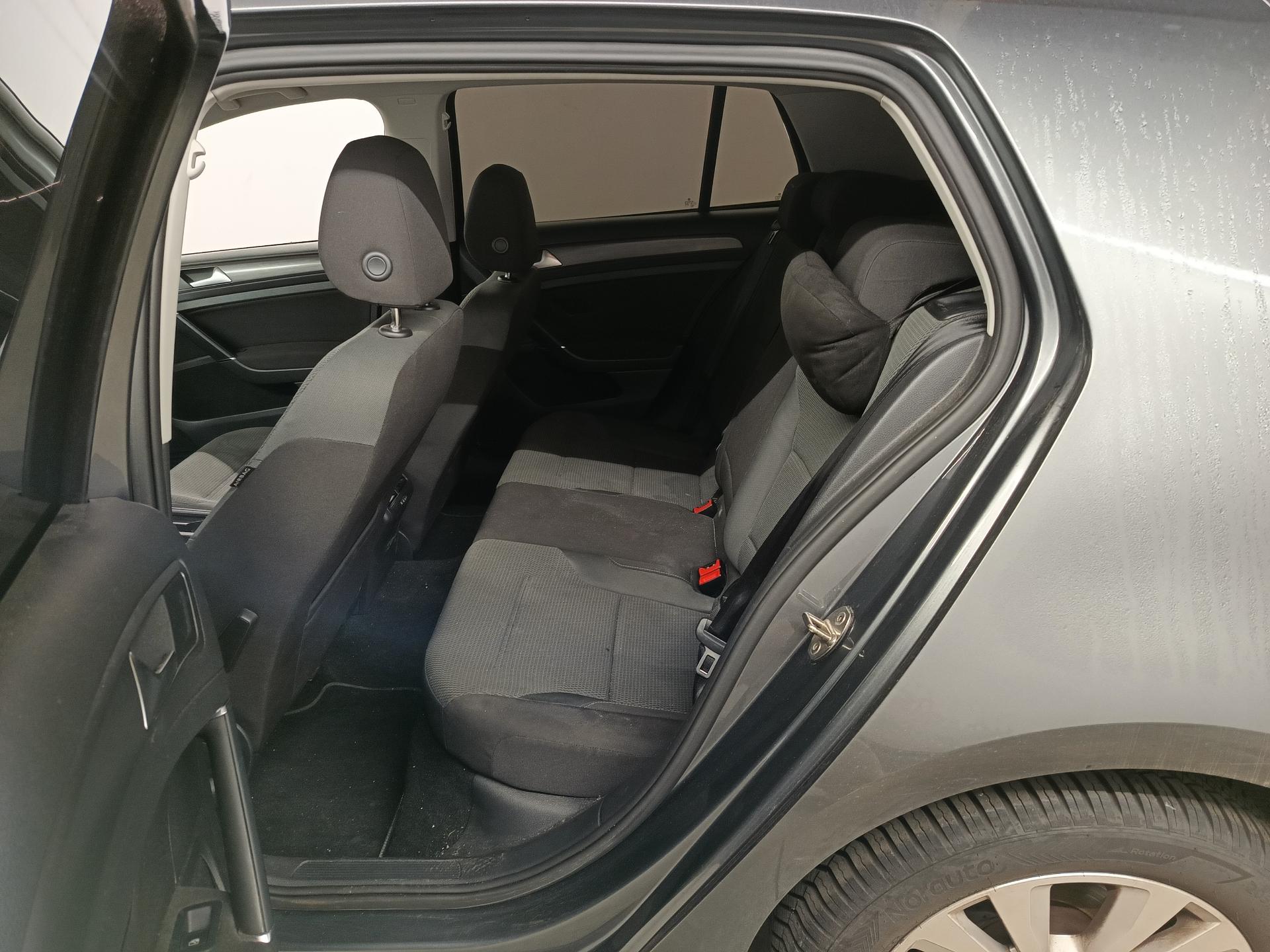 VW Golf 1.0 TSI – foto 8 – kavel bij Antwerp Auctions, Aartselaar