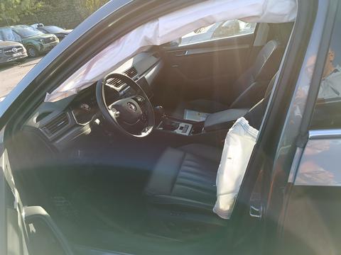 Skoda Superb 1.4 AT – foto 6 – kavel bij Antwerp Auctions, Aartselaar