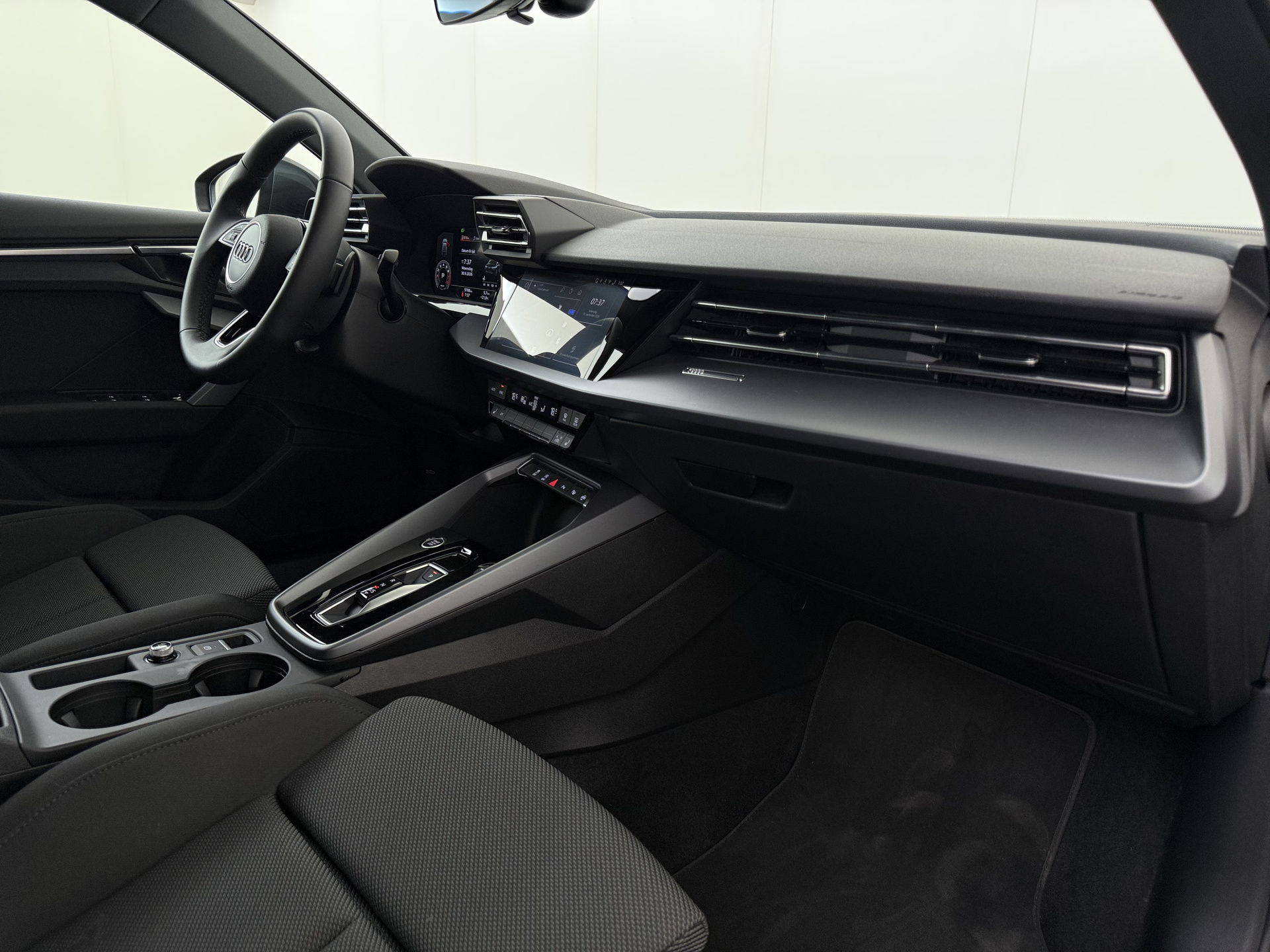 Audi A3 Sportback 1.5 DSG – foto 9 – kavel bij Antwerp Auctions, Aartselaar