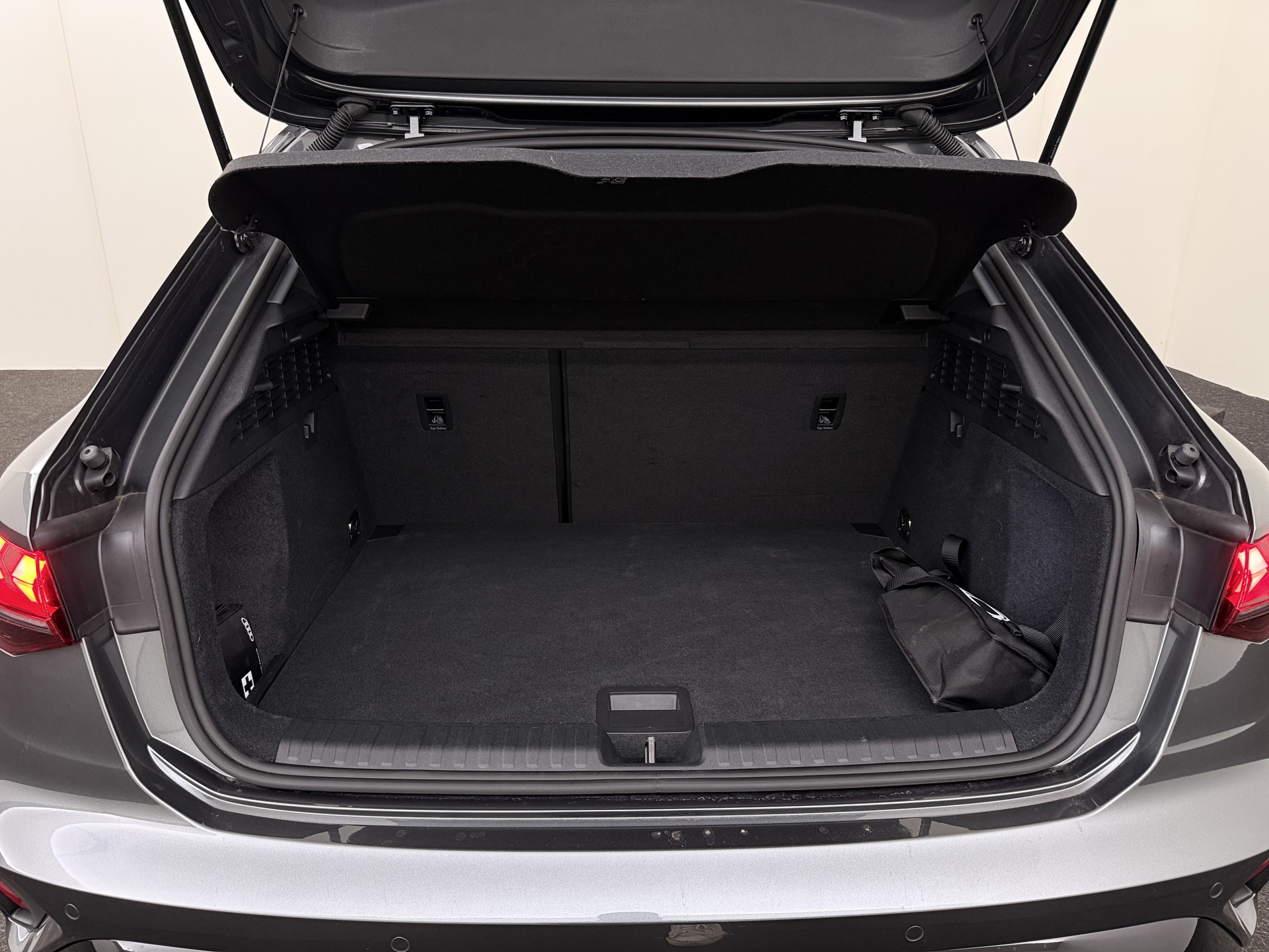 Audi A3 Sportback 1.5 DSG – foto 11 – kavel bij Antwerp Auctions, Aartselaar
