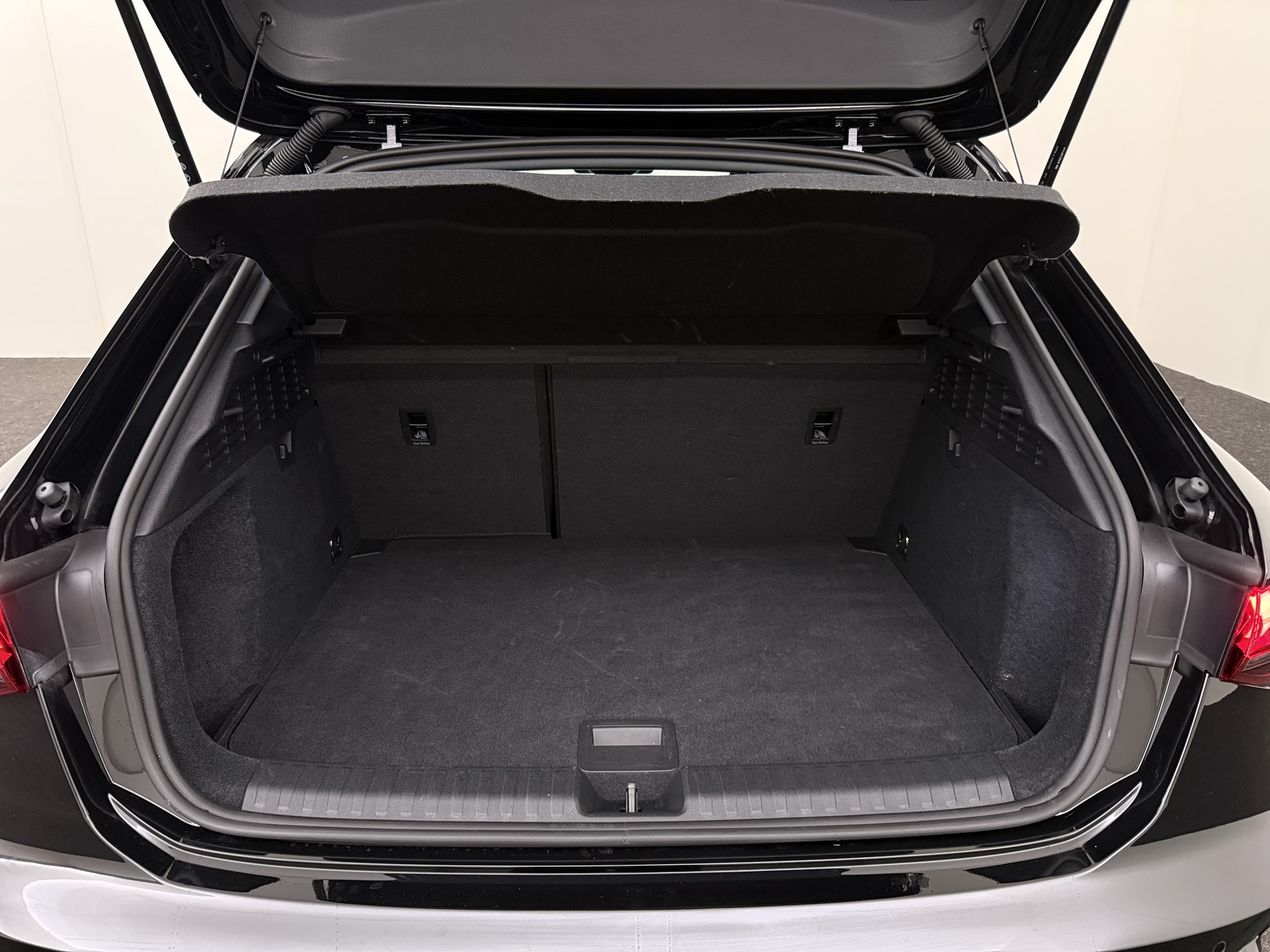 Audi A3 Sportback 1.5 DSG – foto 11 – kavel bij Antwerp Auctions, Aartselaar