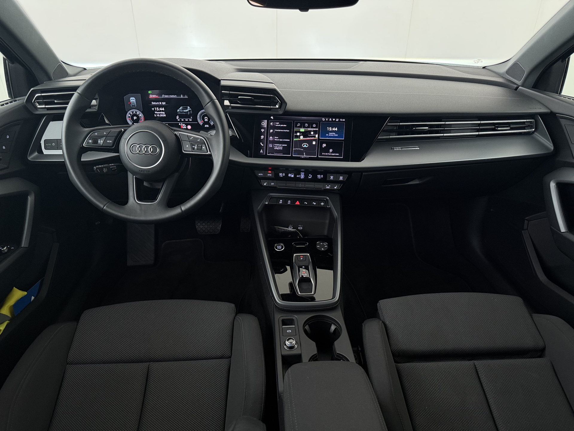 Audi A3 Sportback 1.5 DSG – foto 7 – kavel bij Antwerp Auctions, Aartselaar
