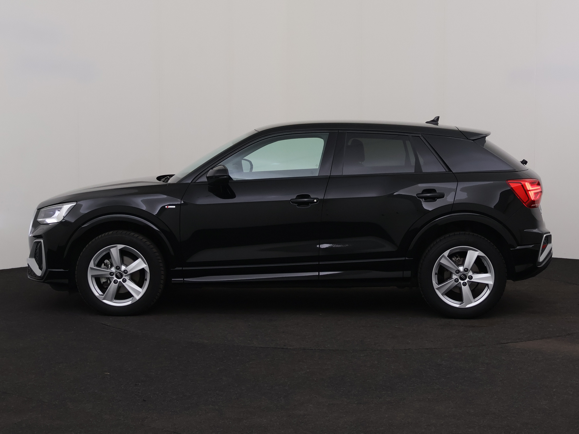 Audi Q2 35 TFSI S Line S Tronic – foto 2 – kavel bij Antwerp Auctions, Aartselaar