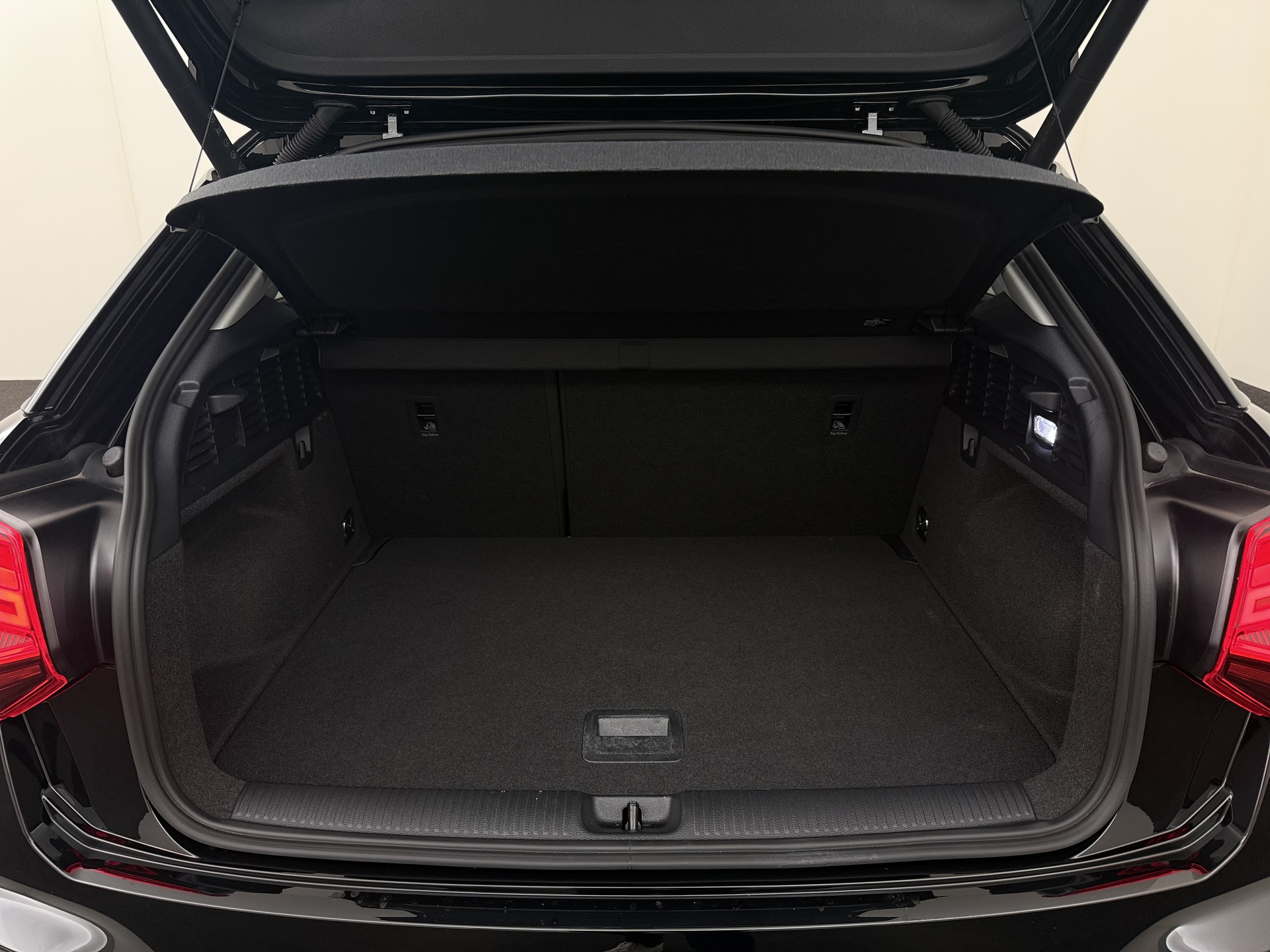 Audi Q2 35 TFSI S Line S Tronic – foto 11 – kavel bij Antwerp Auctions, Aartselaar