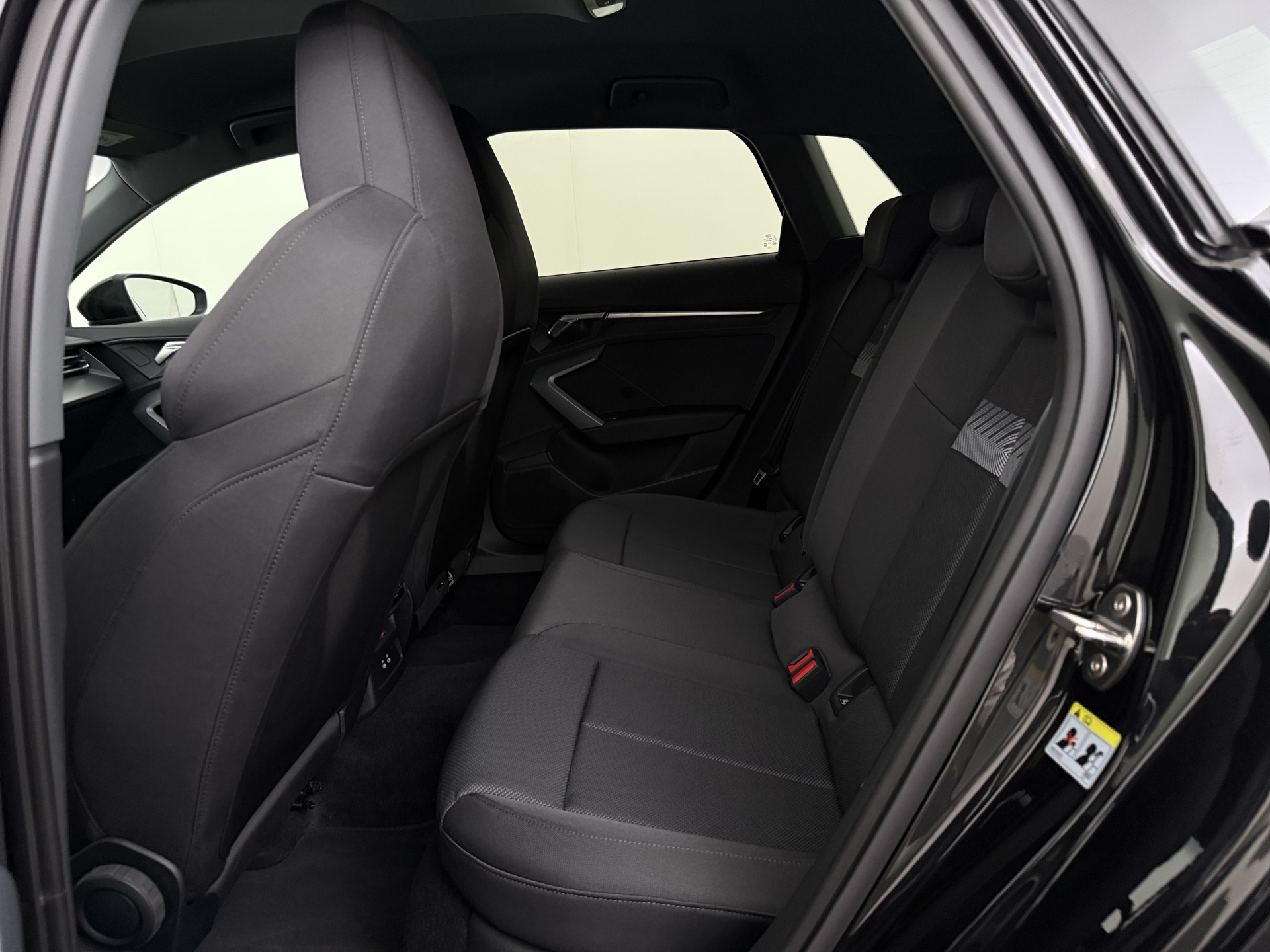 Audi A3 Sportback 1.5 DSG – foto 10 – kavel bij Antwerp Auctions, Aartselaar