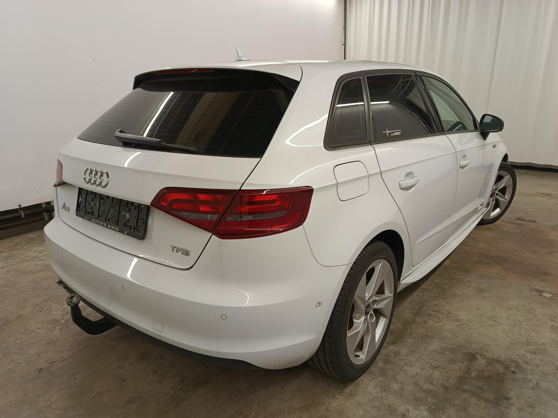 Audi A3 1.8 AT – foto 3 – kavel bij Antwerp Auctions, Aartselaar
