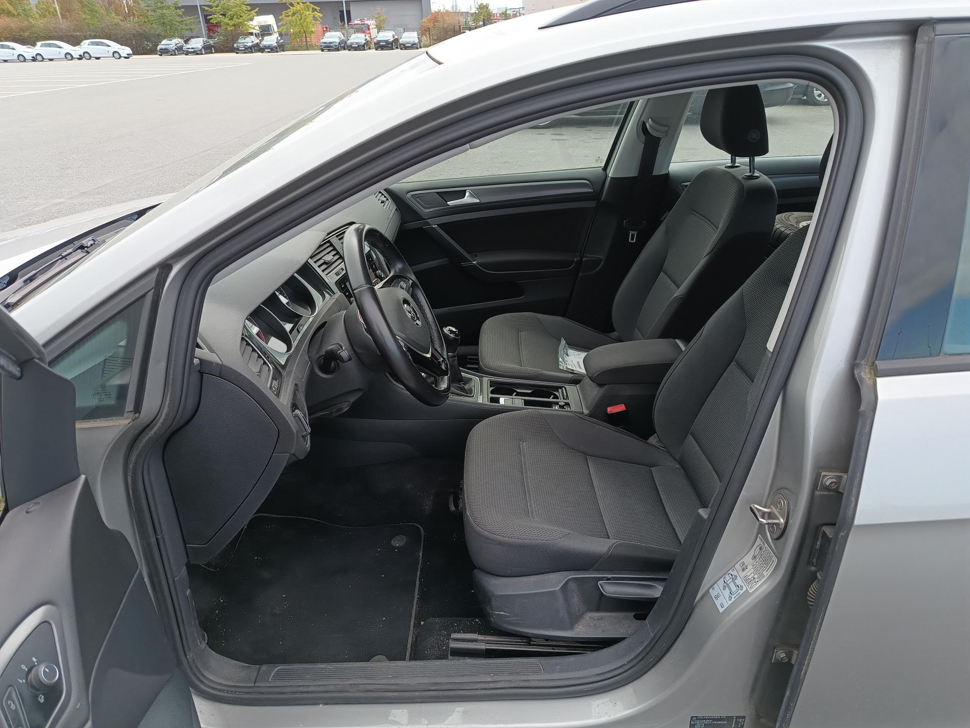 Volkswagen Golf Variant 1.4i – foto 8 – kavel bij Antwerp Auctions, Aartselaar
