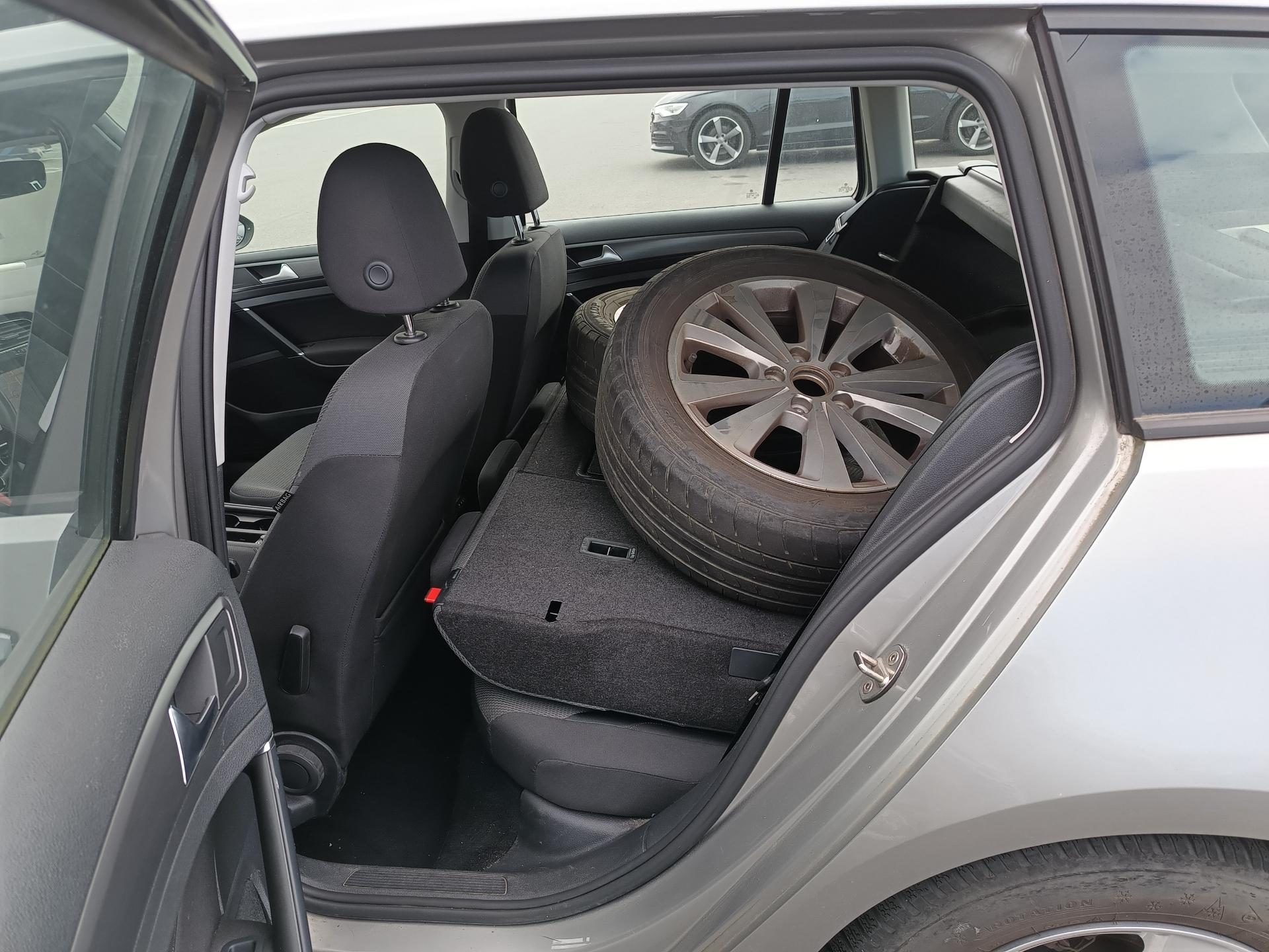 Volkswagen Golf Variant 1.4i – foto 9 – kavel bij Antwerp Auctions, Aartselaar