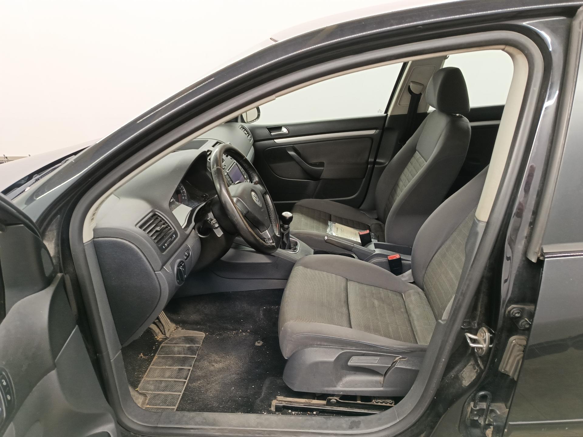 Volkswagen GOLF 1,6 MT – foto 7 – kavel bij Antwerp Auctions, Aartselaar