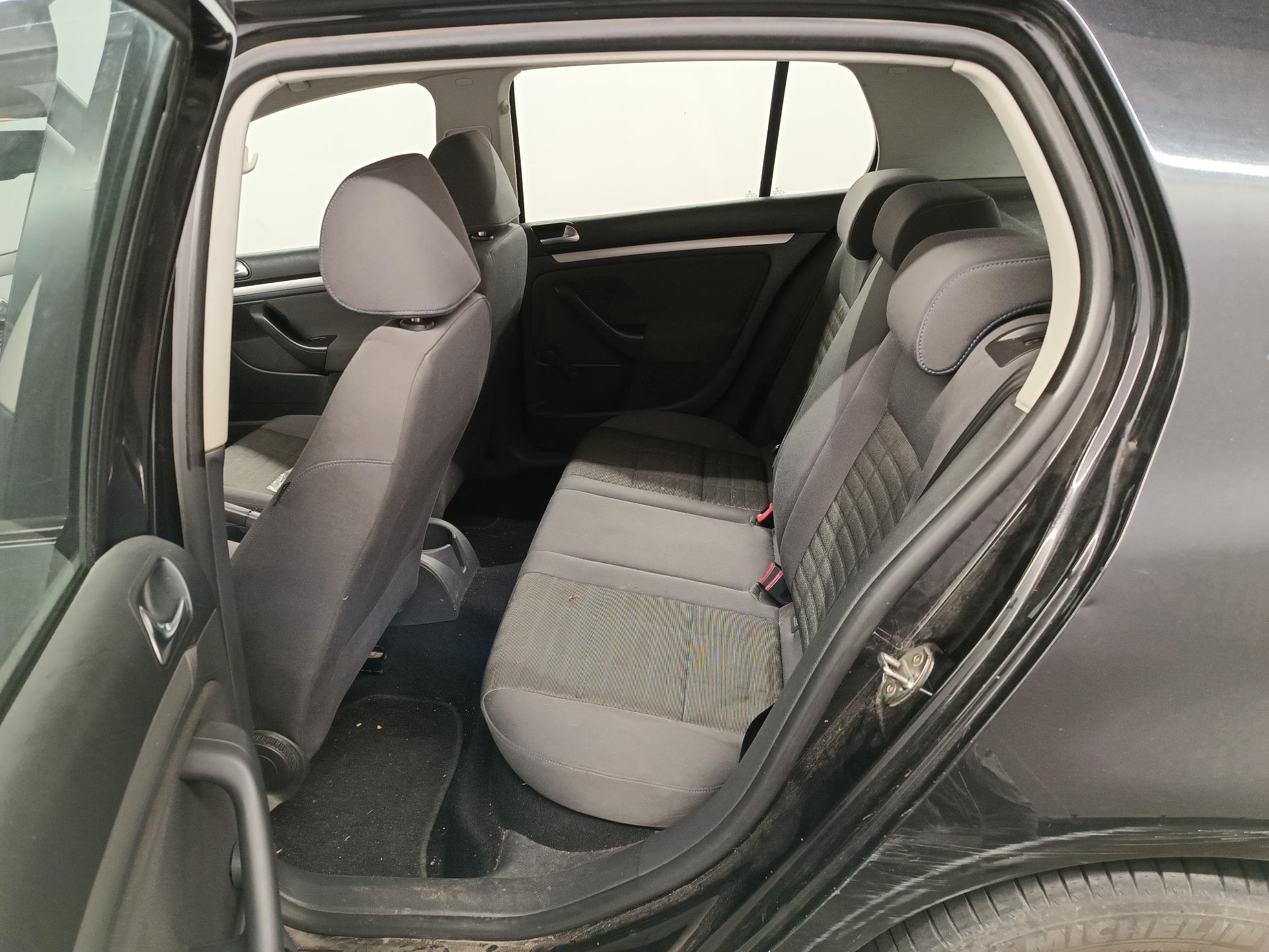 Volkswagen GOLF 1,6 MT – foto 8 – kavel bij Antwerp Auctions, Aartselaar