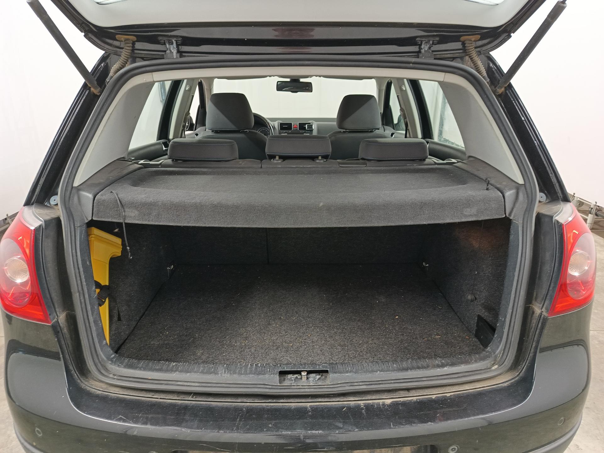 Volkswagen GOLF 1,6 MT – foto 9 – kavel bij Antwerp Auctions, Aartselaar