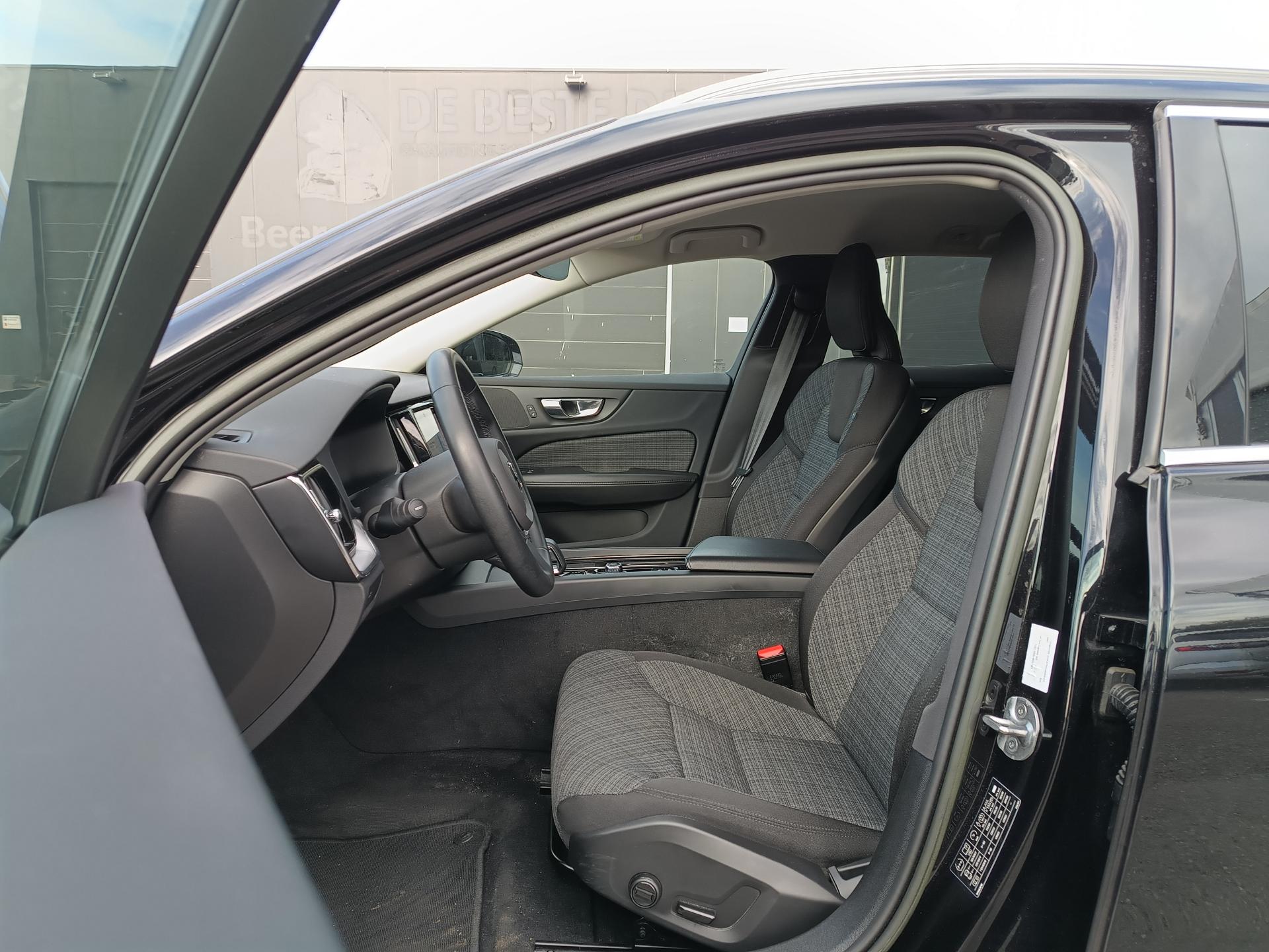 Volvo V60 2.0 AT – foto 8 – kavel bij Antwerp Auctions, Aartselaar