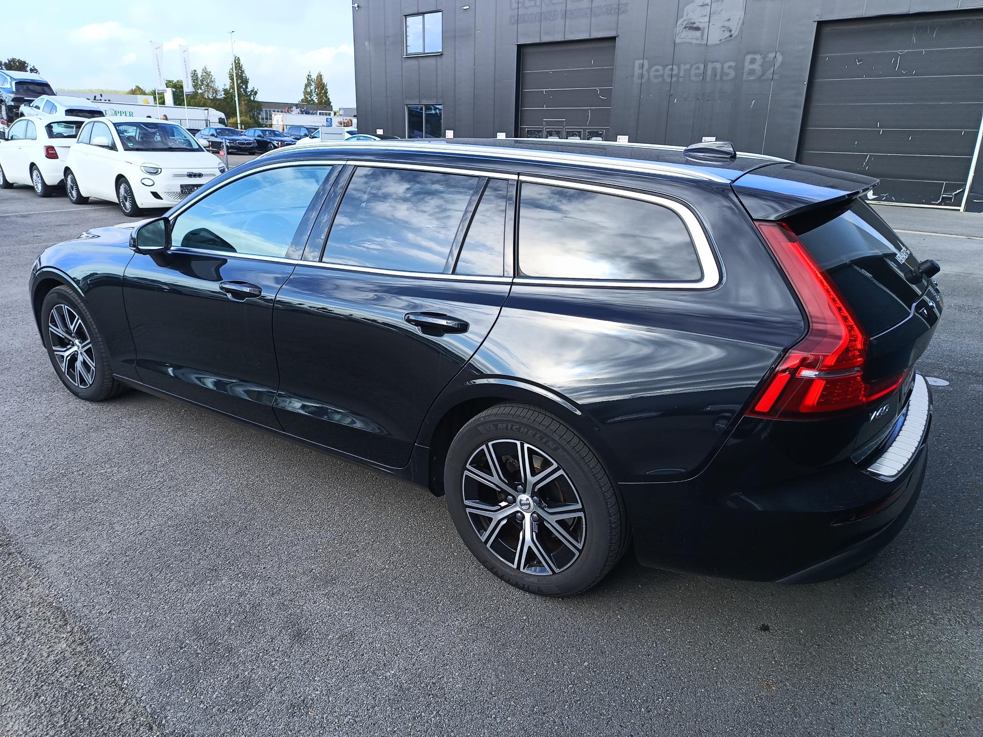 Volvo V60 2.0 AT – foto 2 – kavel bij Antwerp Auctions, Aartselaar