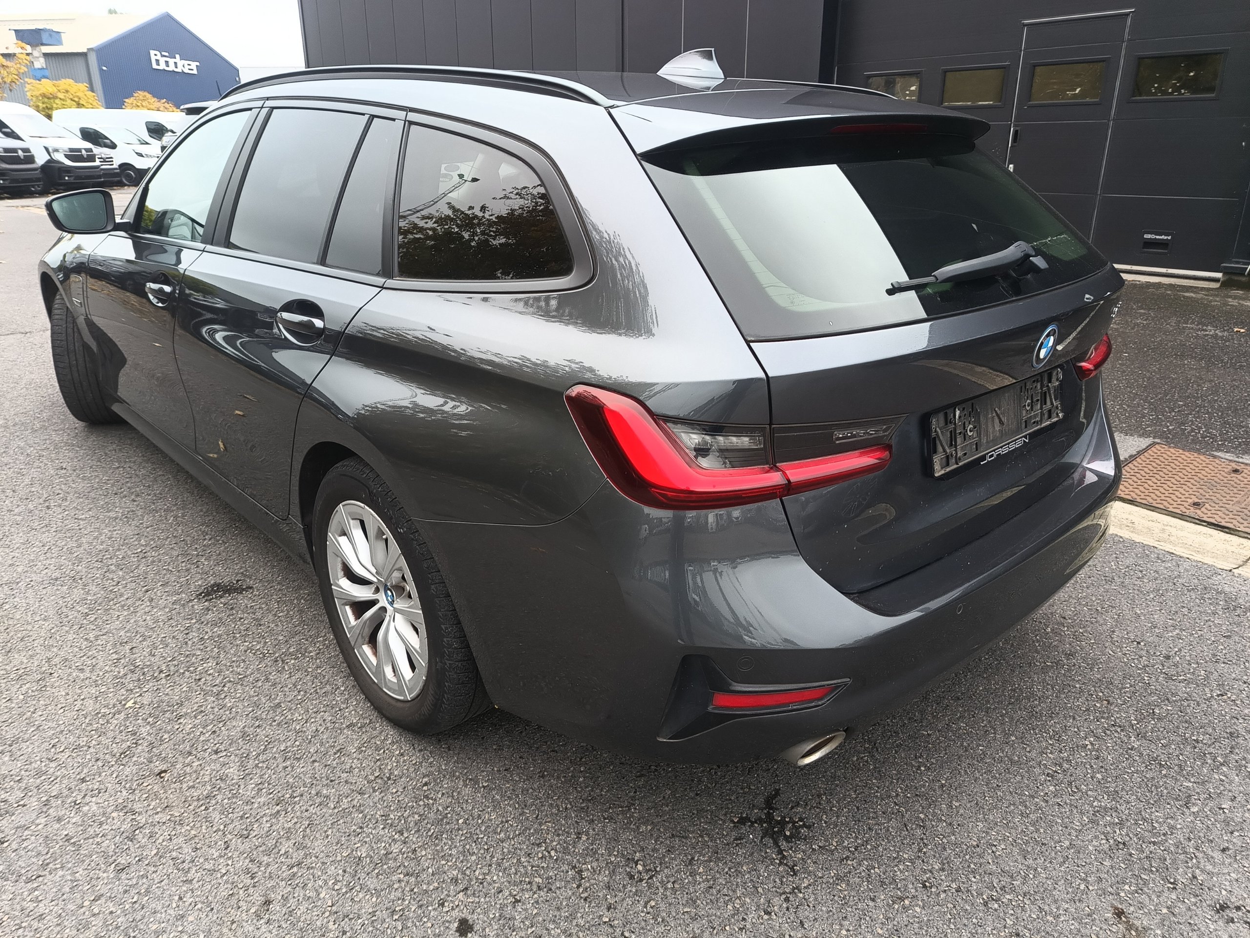 BMW 320e 2.0 AT – foto 2 – kavel bij Antwerp Auctions, Aartselaar