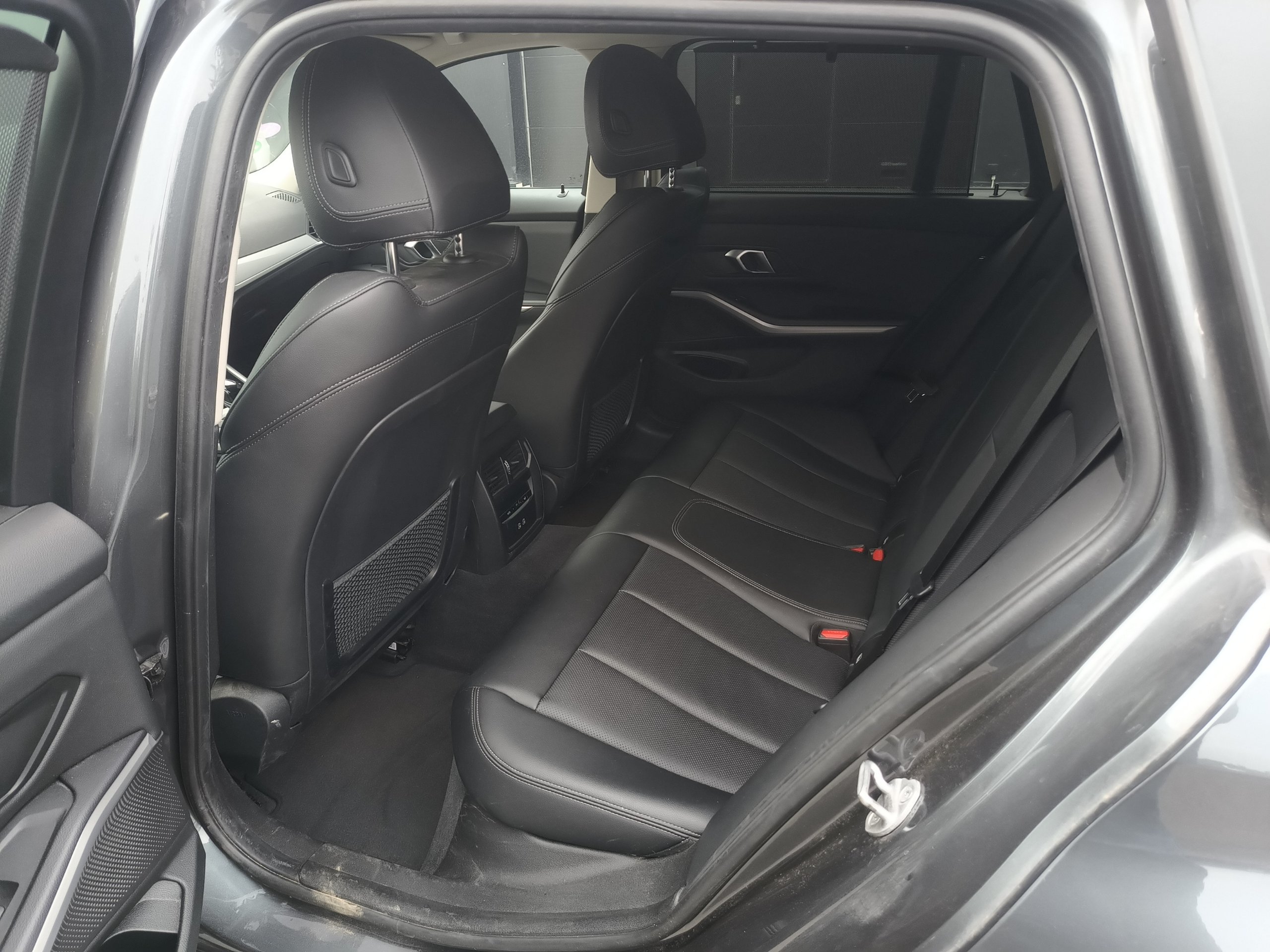 BMW 320e 2.0 AT – foto 9 – kavel bij Antwerp Auctions, Aartselaar