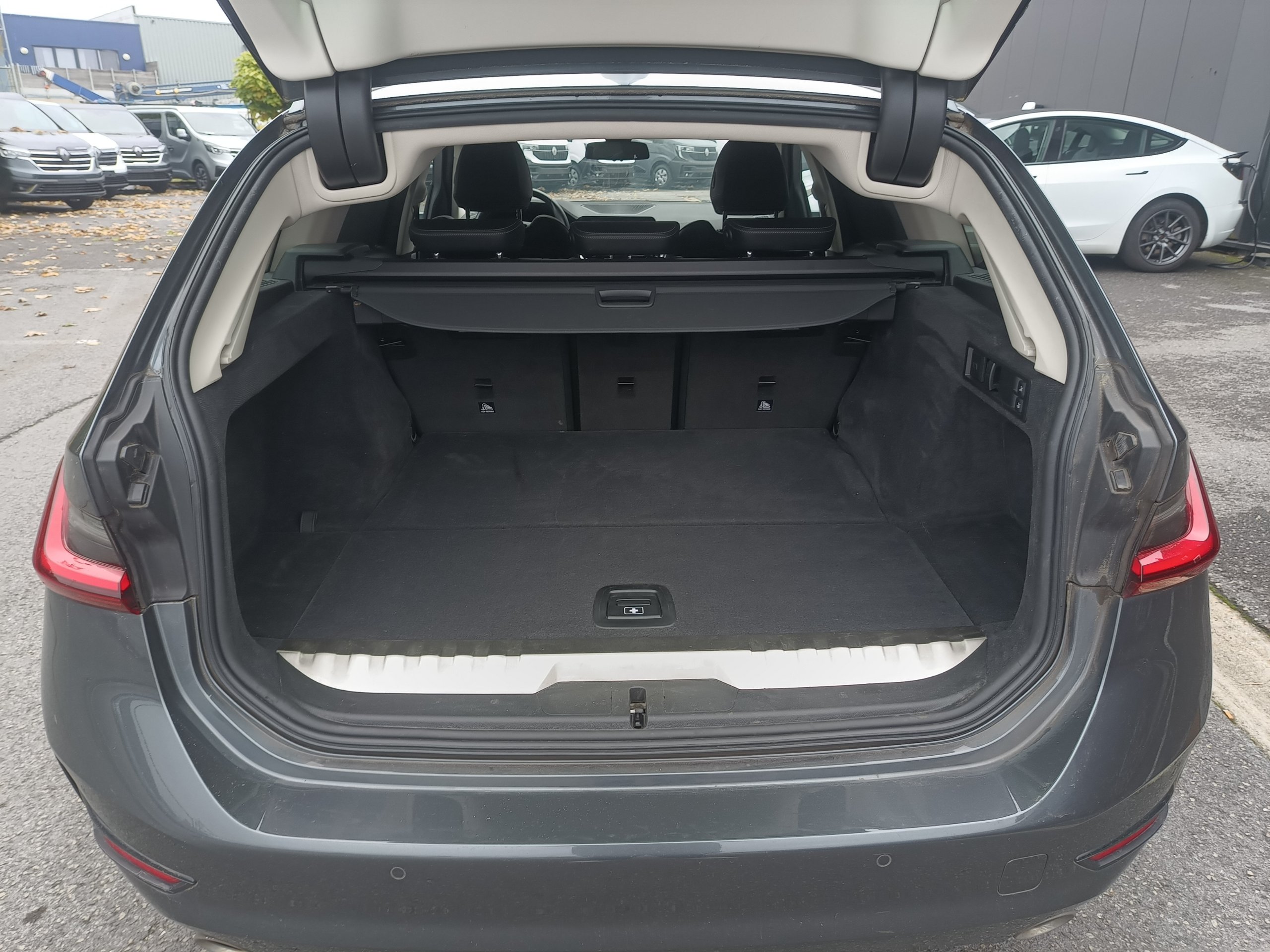 BMW 320e 2.0 AT – foto 10 – kavel bij Antwerp Auctions, Aartselaar