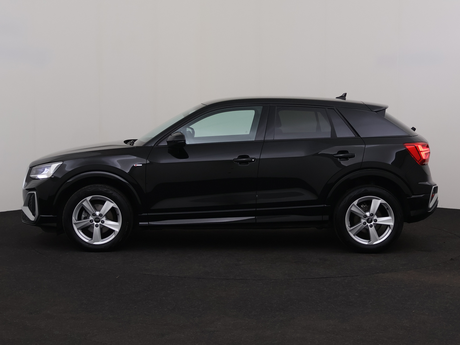 Audi Q2 35 TFSI S Line S Tronic – foto 2 – kavel bij Antwerp Auctions, Aartselaar
