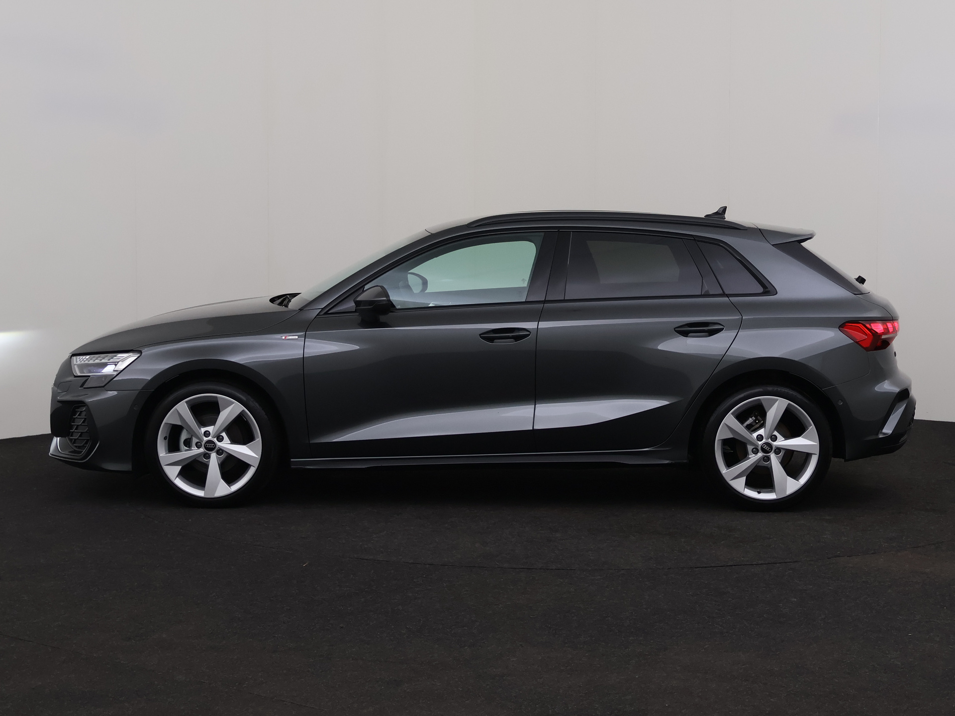 Audi A3 Sportback 1.5 DSG – foto 2 – kavel bij Antwerp Auctions, Aartselaar