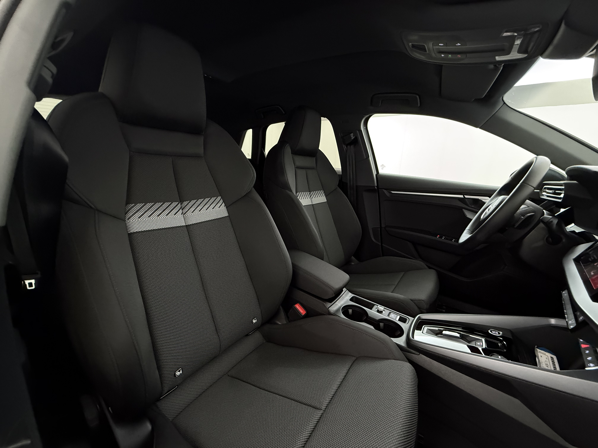 Audi A3 Sportback 1.5 DSG – foto 9 – kavel bij Antwerp Auctions, Aartselaar