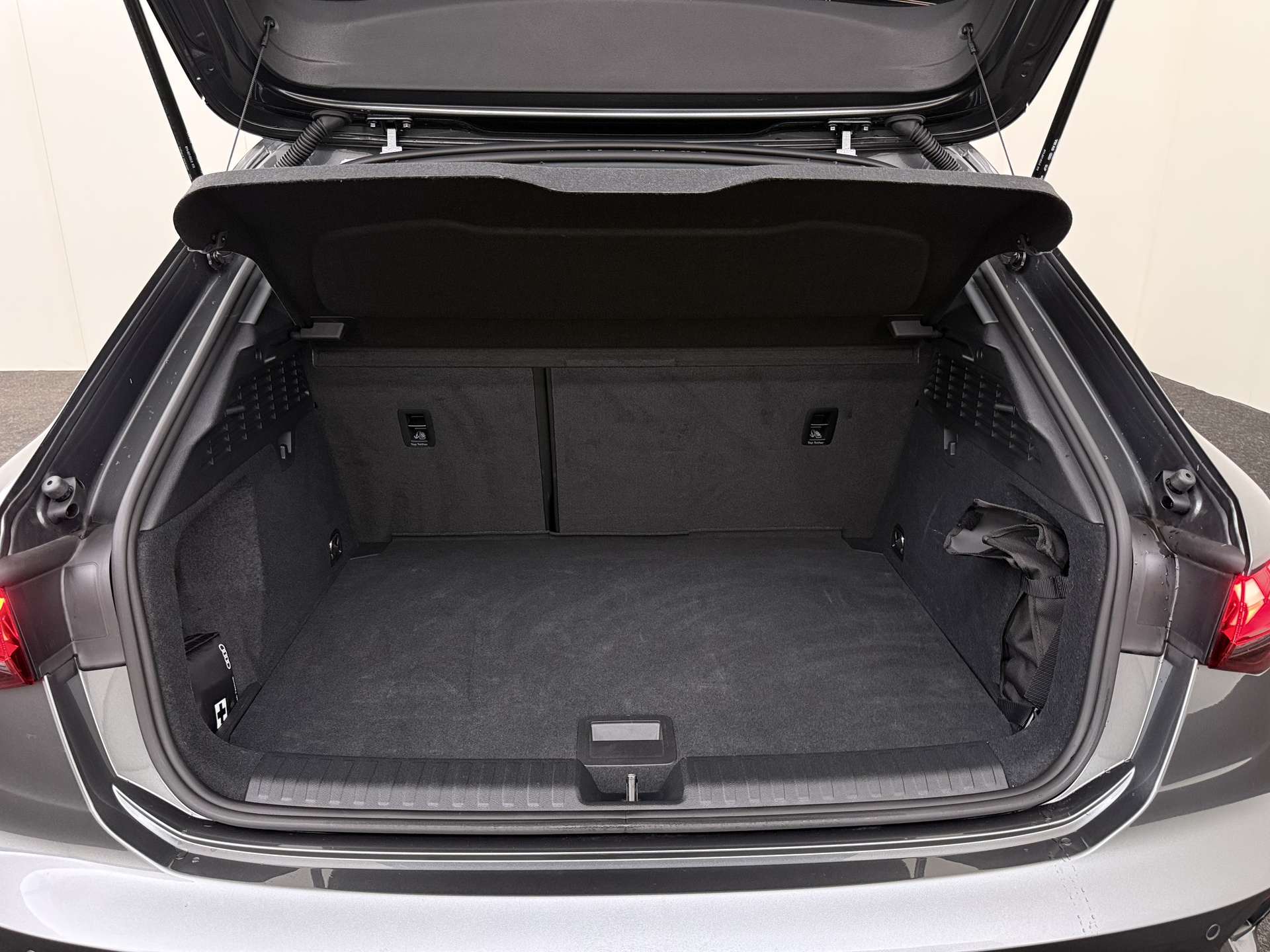 Audi A3 Sportback 1.5 DSG – foto 11 – kavel bij Antwerp Auctions, Aartselaar