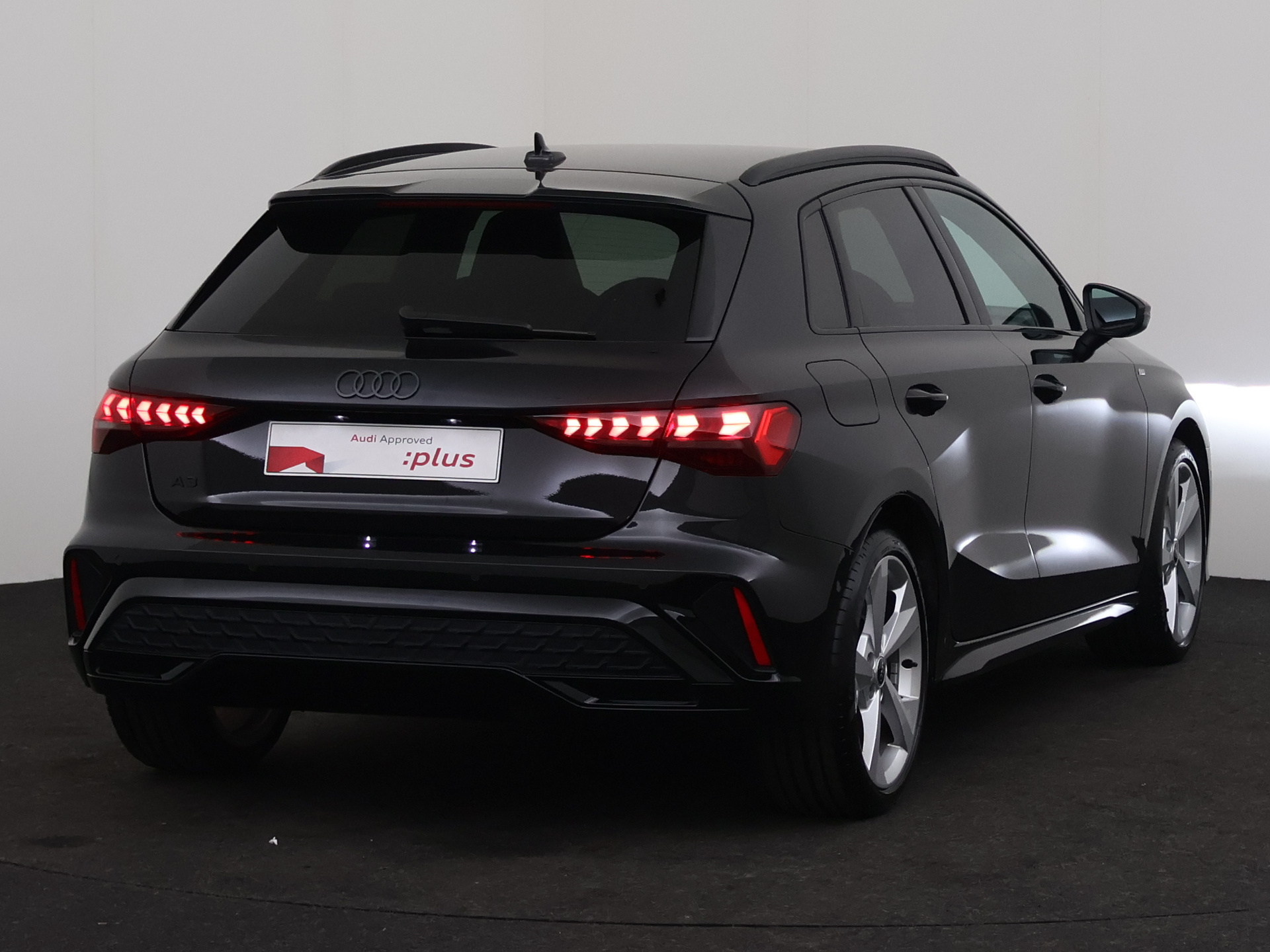 Audi A3 Sportback 1.5 DSG – foto 3 – kavel bij Antwerp Auctions, Aartselaar