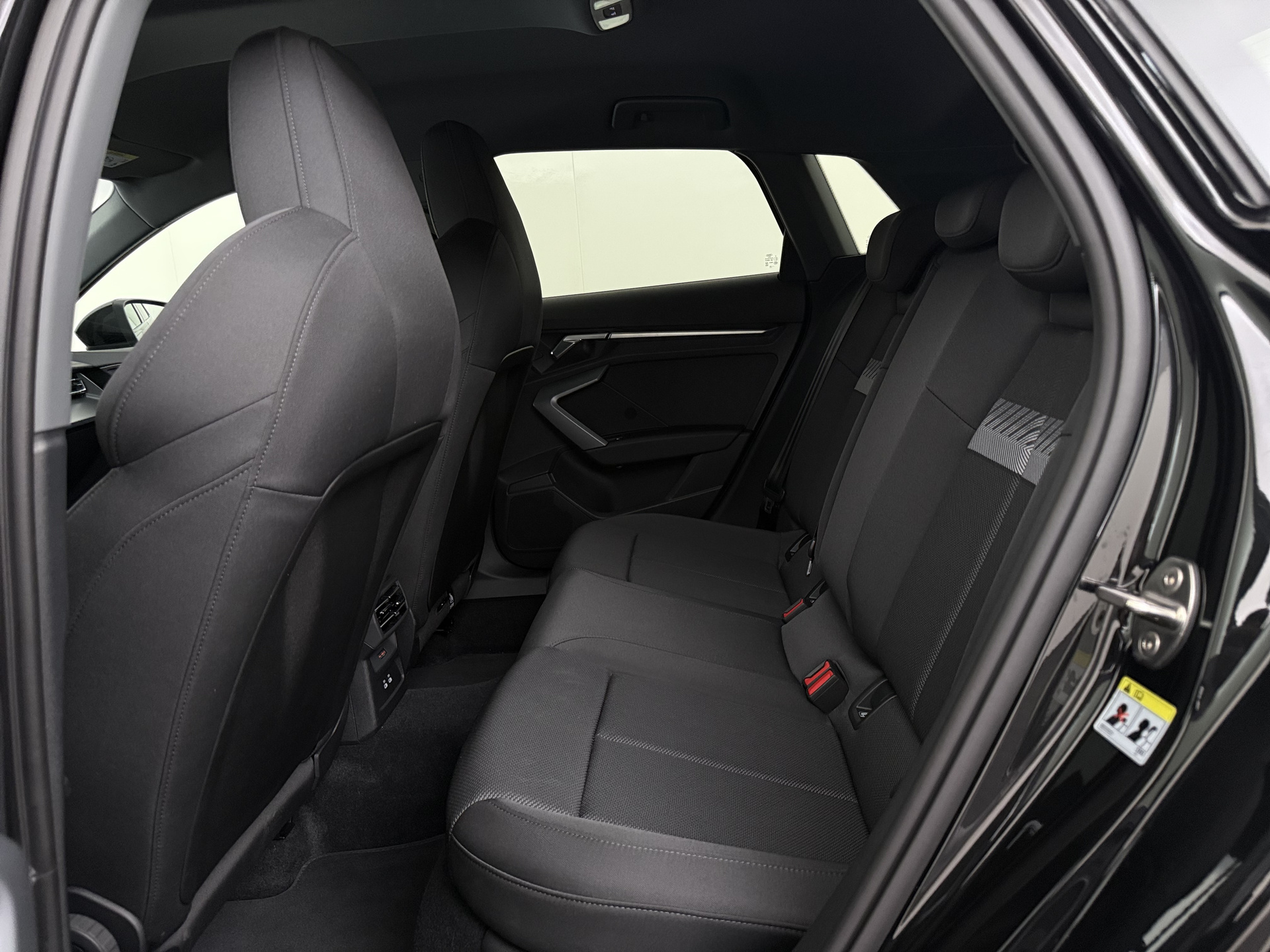 Audi A3 Sportback 1.5 DSG – foto 10 – kavel bij Antwerp Auctions, Aartselaar