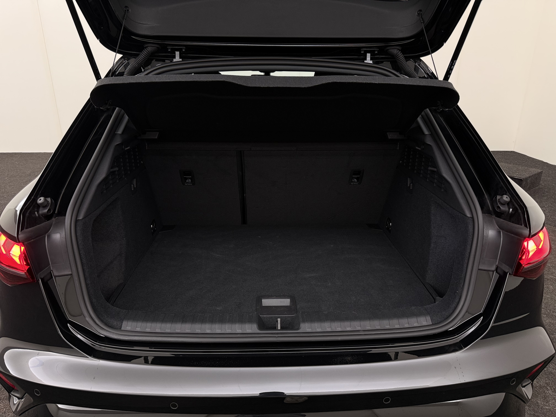Audi A3 Sportback 1.5 DSG – foto 11 – kavel bij Antwerp Auctions, Aartselaar