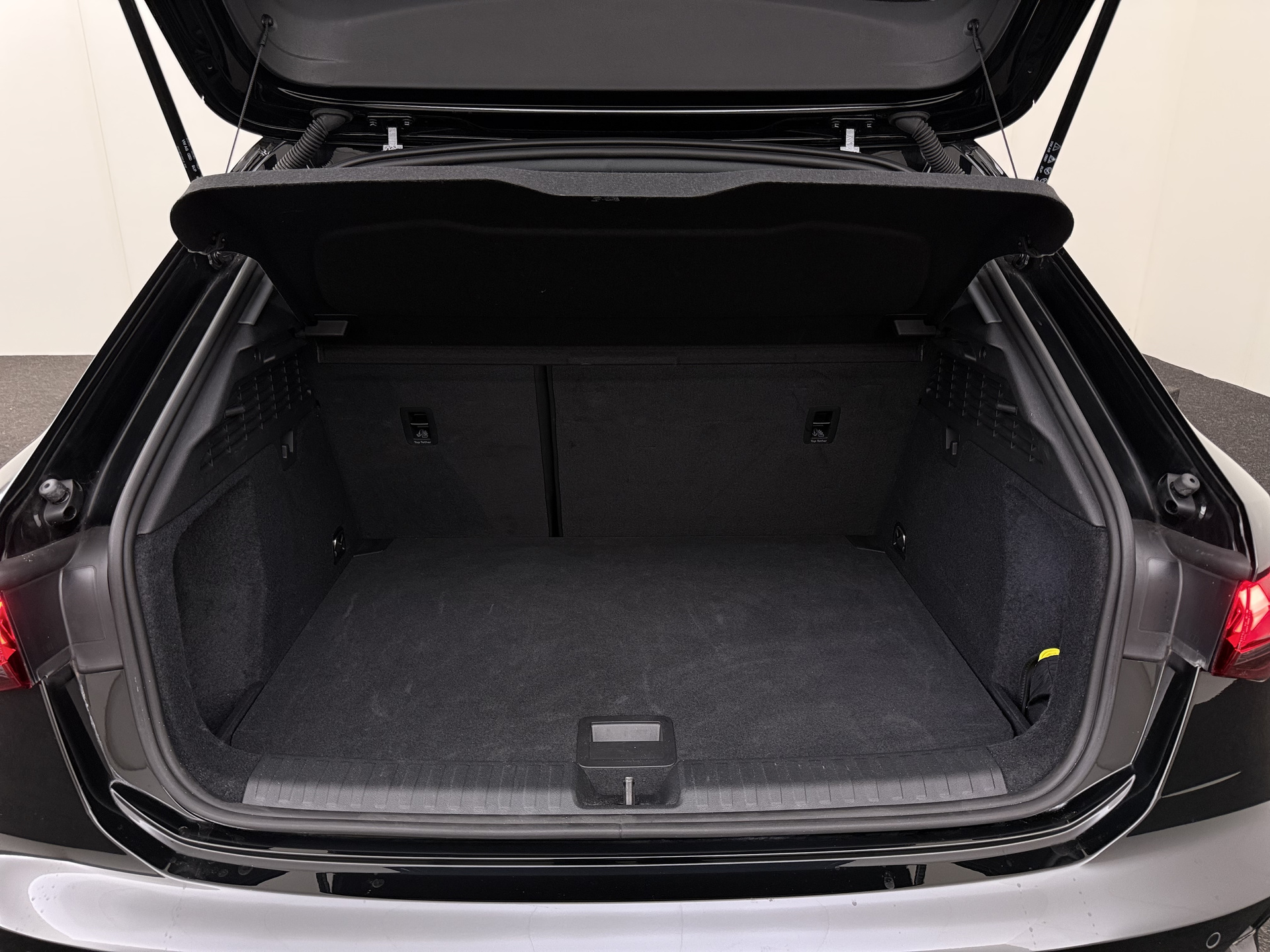 Audi A3 Sportback 1.5 DSG – foto 11 – kavel bij Antwerp Auctions, Aartselaar