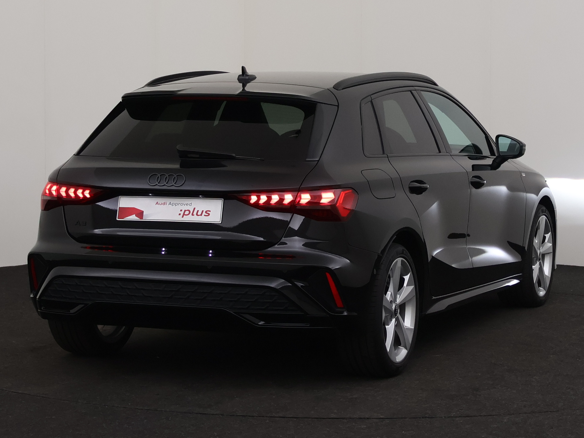 Audi A3 Sportback 1.5 DSG – foto 3 – kavel bij Antwerp Auctions, Aartselaar