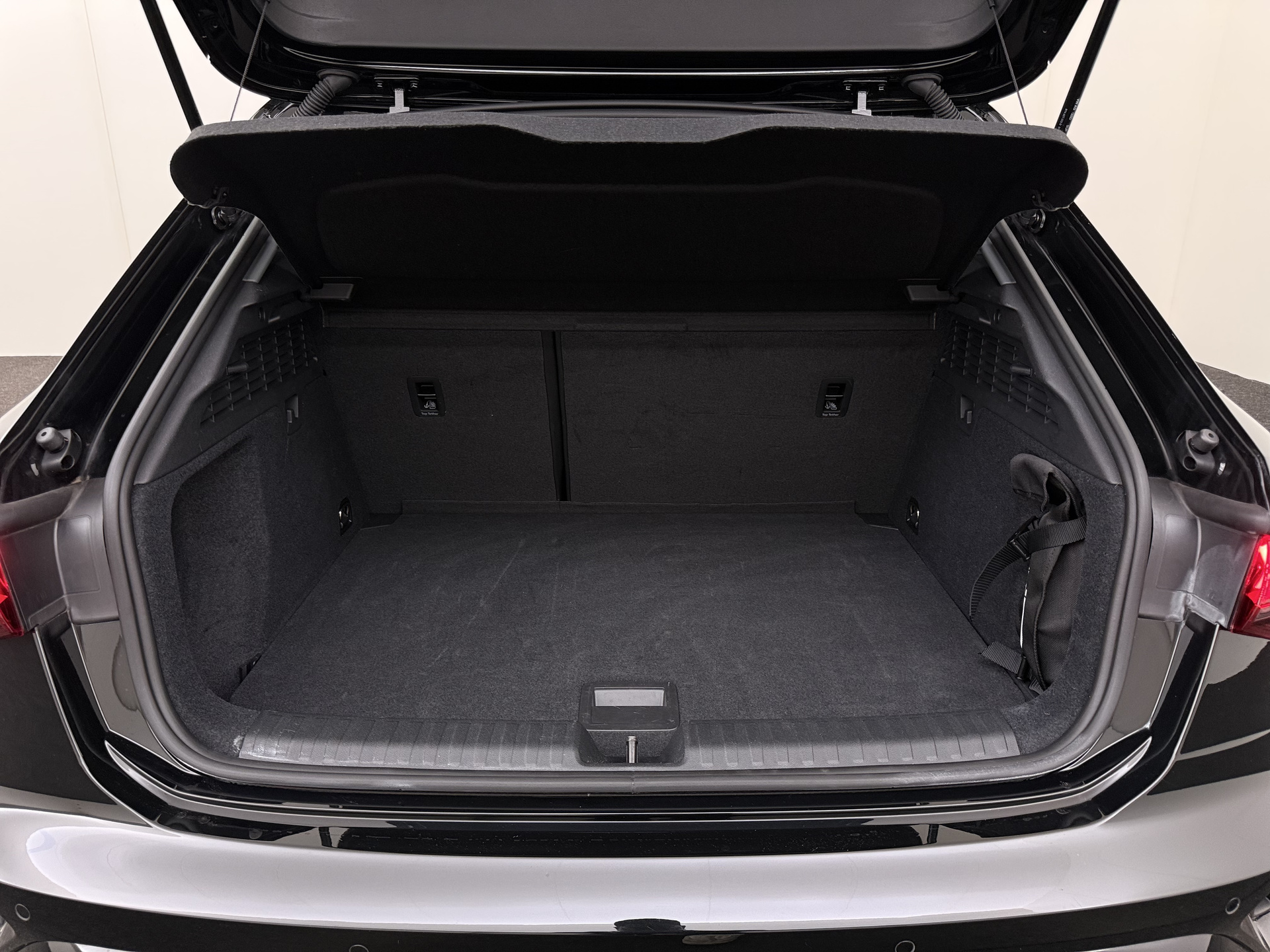 Audi A3 Sportback 1.5 DSG – foto 11 – kavel bij Antwerp Auctions, Aartselaar