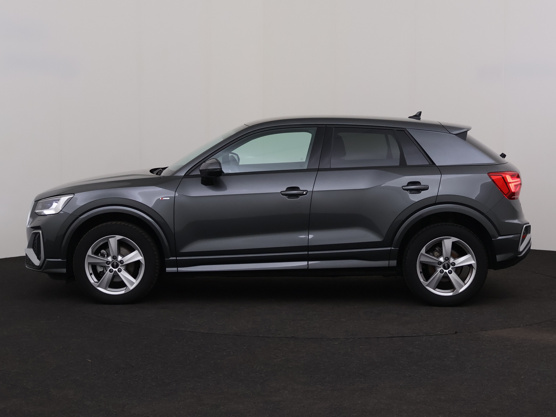 Audi Q2 35 TFSI S Line S Tronic – foto 2 – kavel bij Antwerp Auctions, Aartselaar