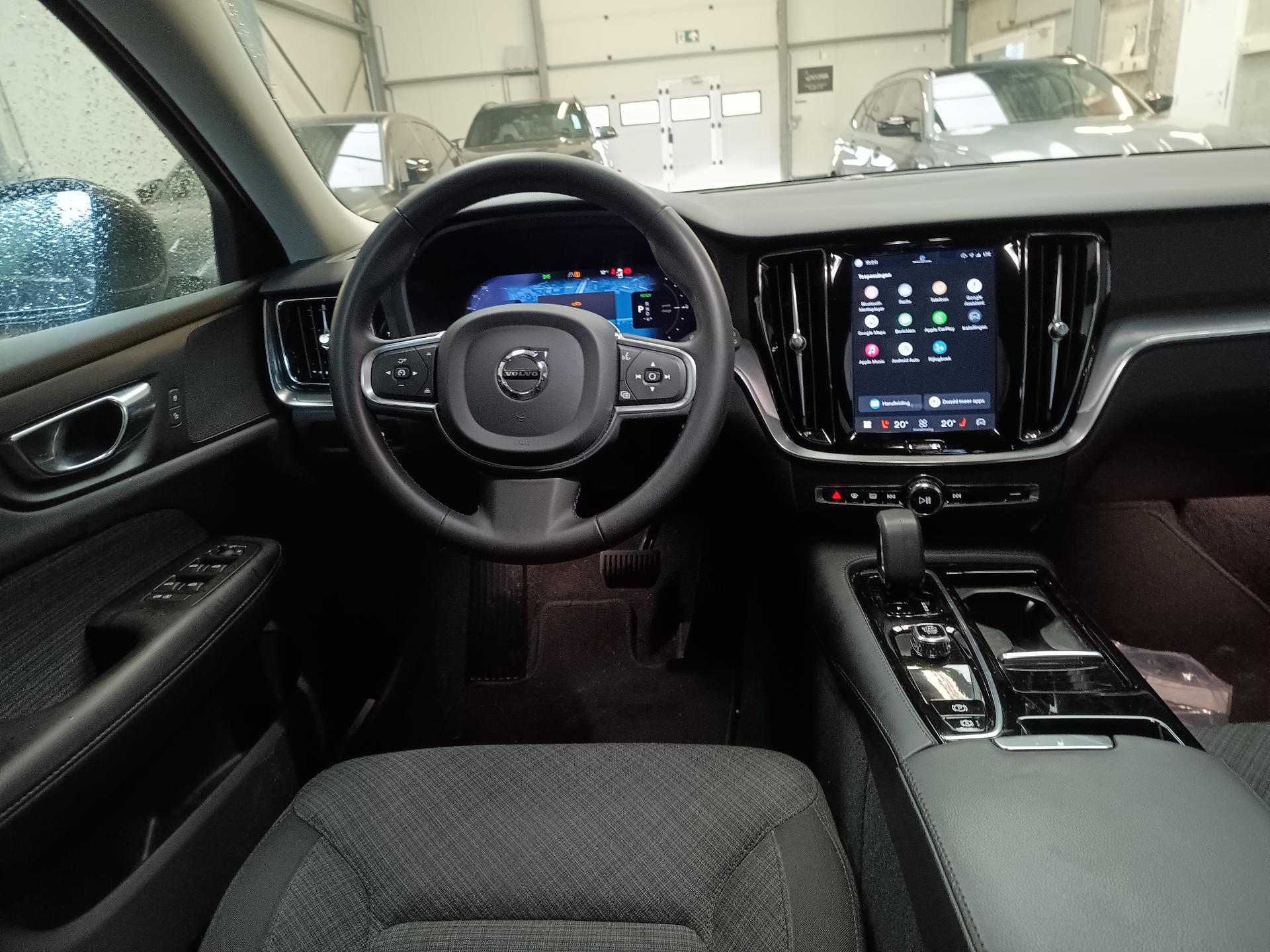 Volvo V60 2.0 AT – foto 7 – kavel bij Antwerp Auctions, Aartselaar